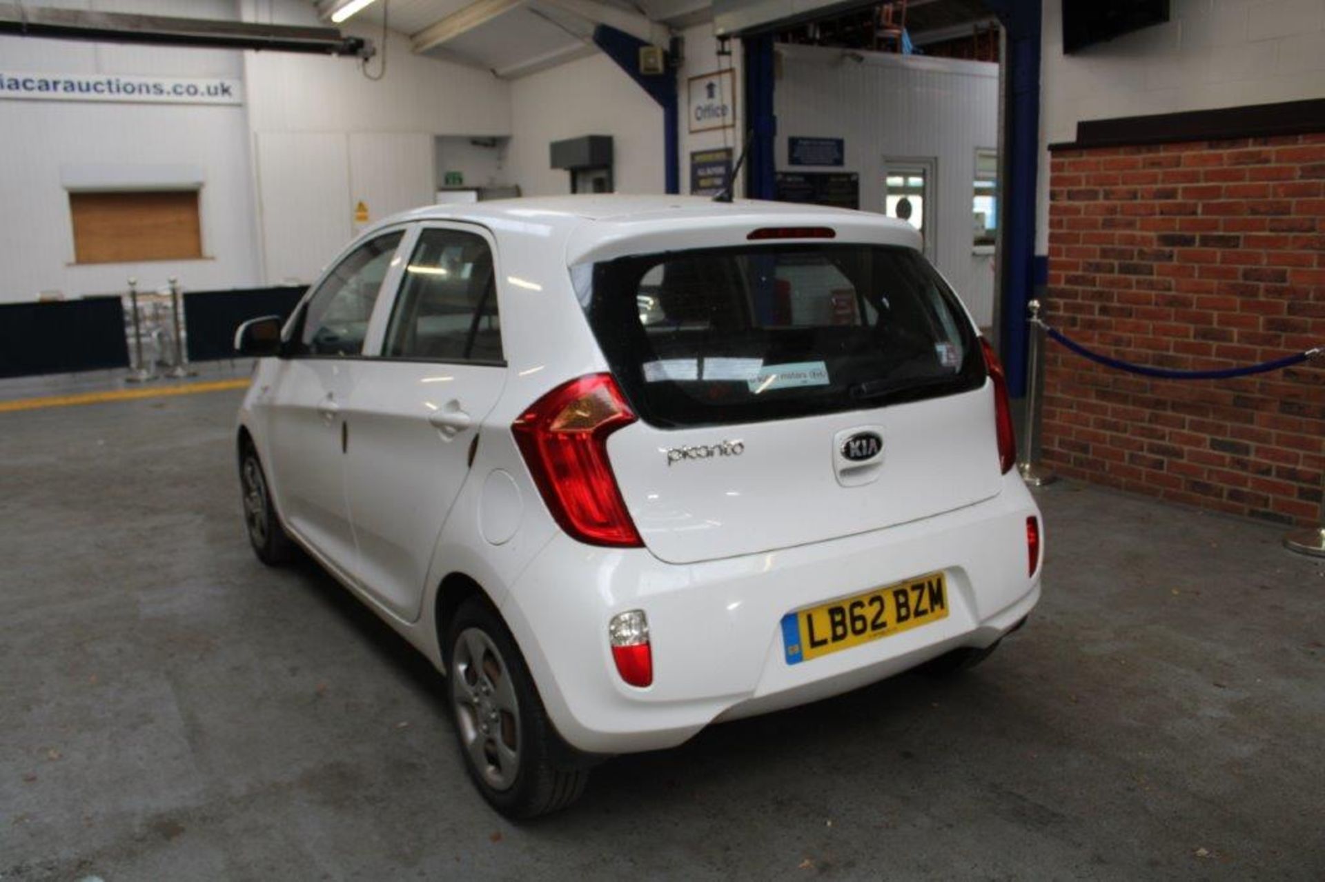 62 12 Kia Picanto 1 - Image 4 of 21