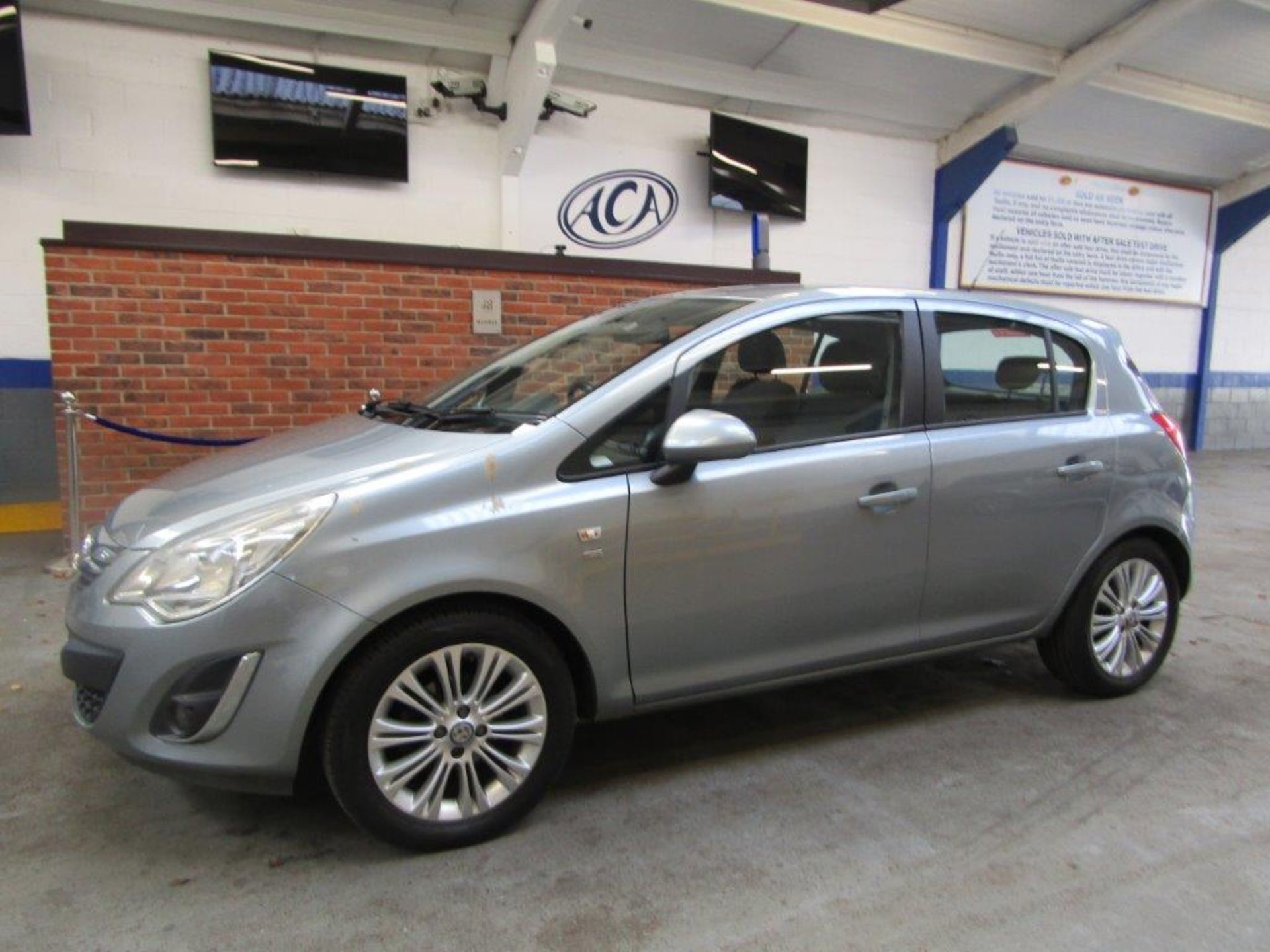 12 12 Vauxhall Corsa SE