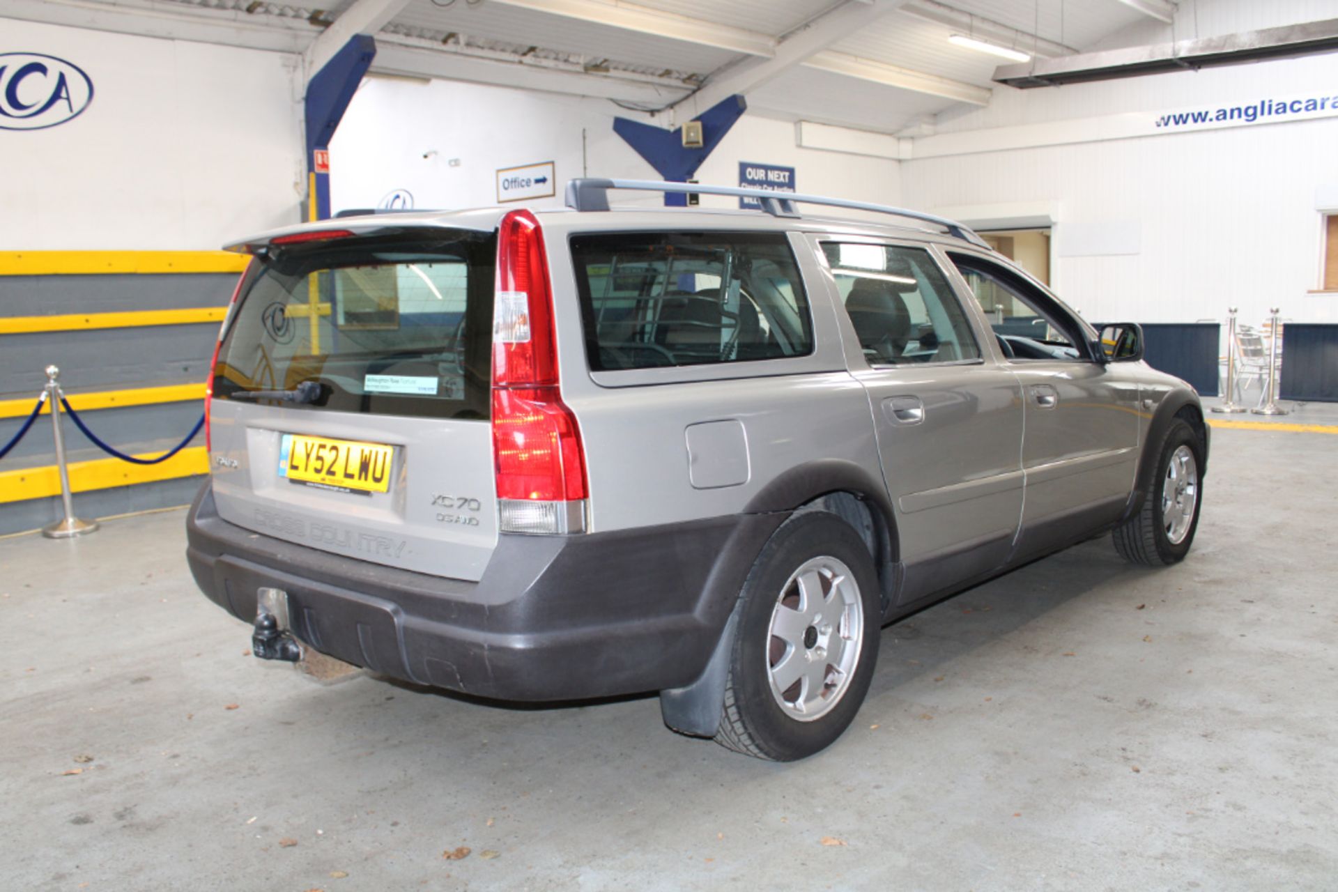 52 02 Volvo XC70 D5 SE AWD - Image 6 of 21