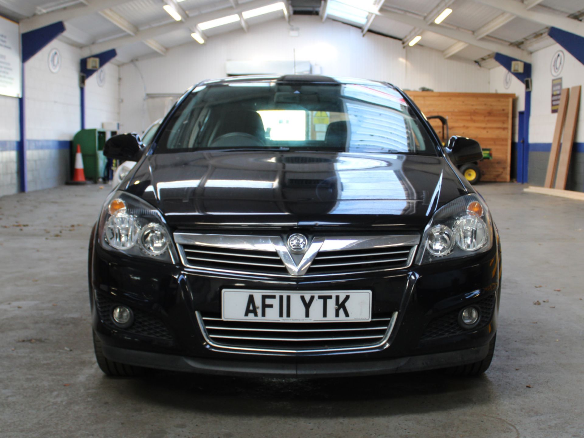 11 11 Vauxhall Astra SXI - Image 5 of 16
