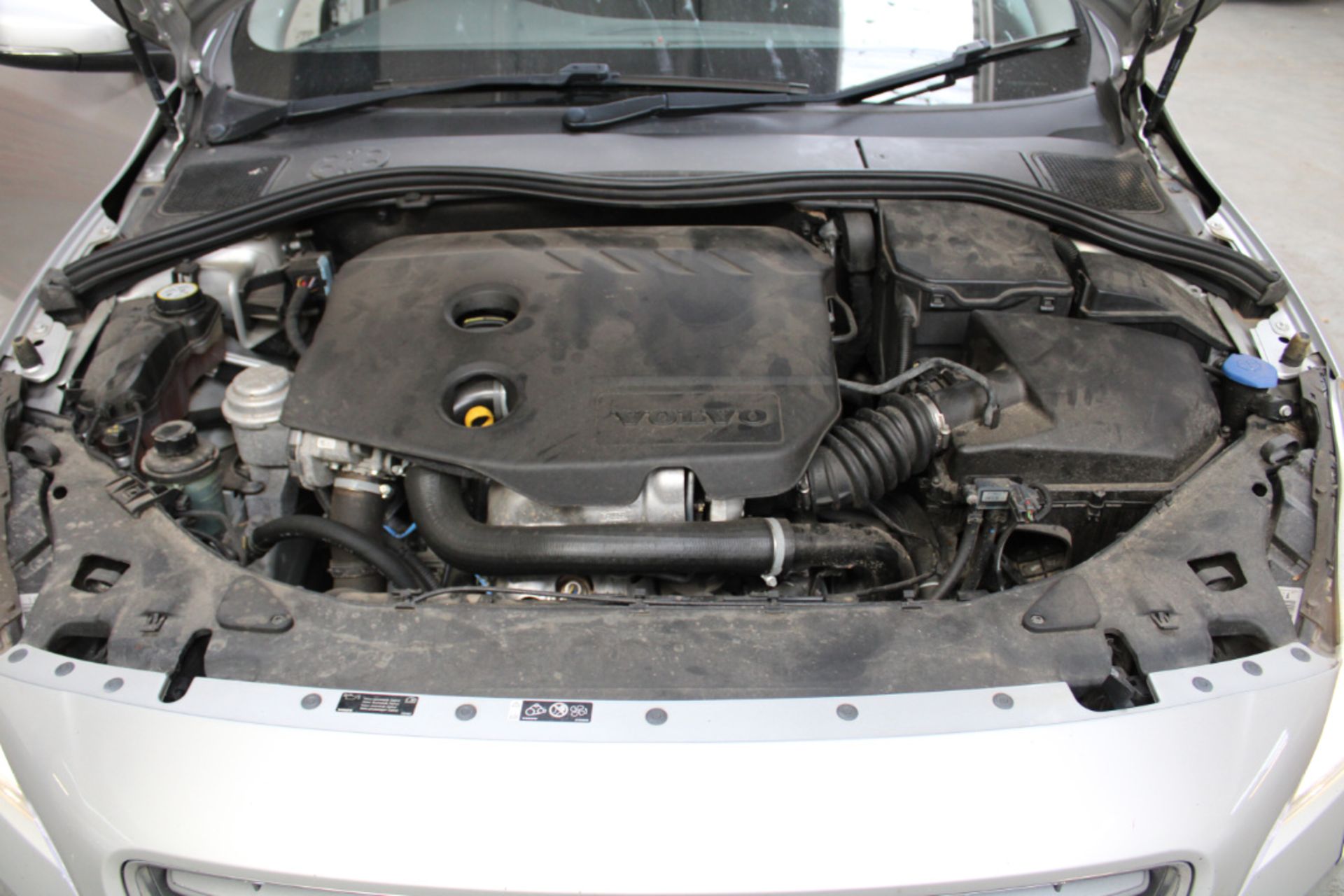 13 13 Volvo V60 SE D2 - Image 9 of 18