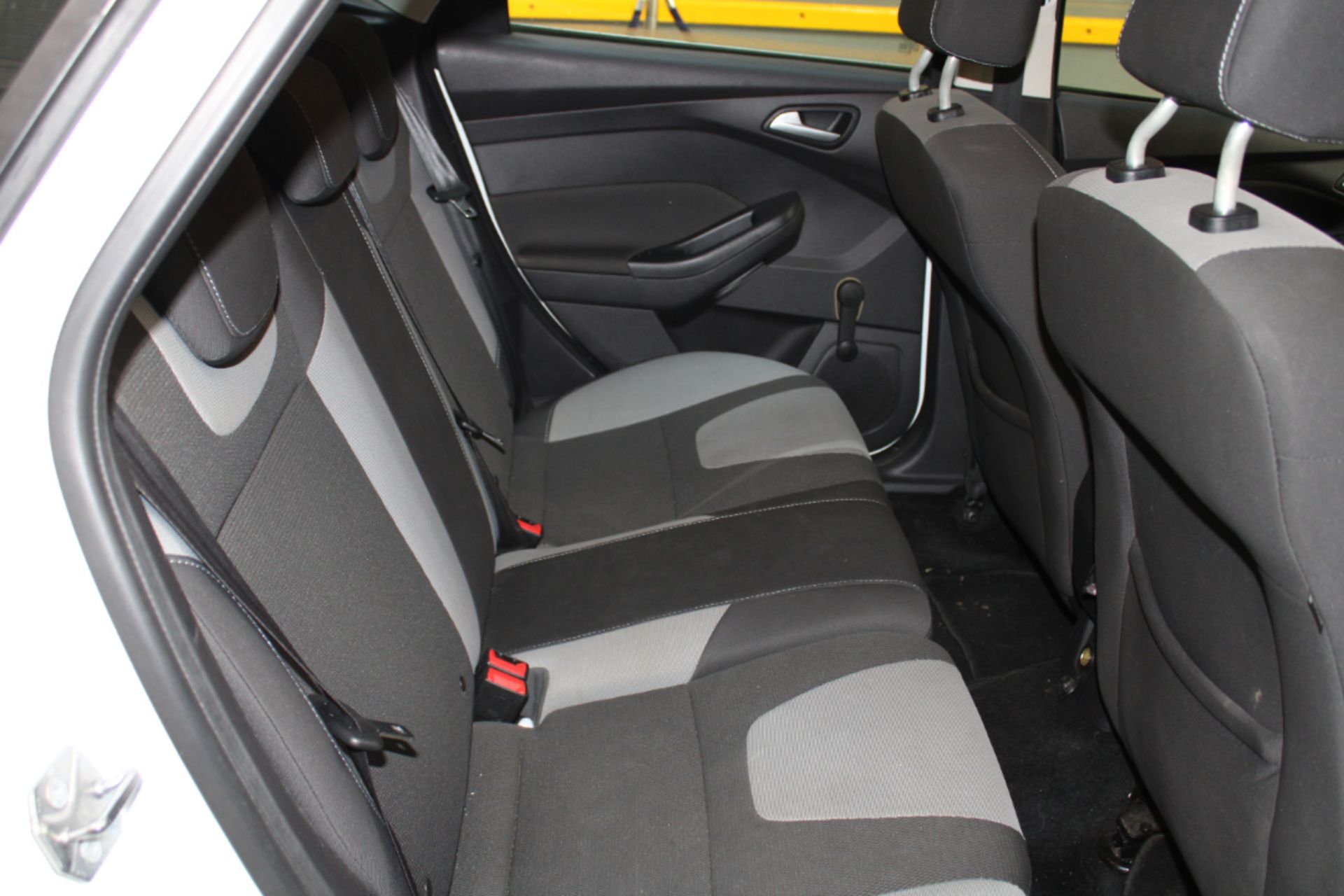 13 13 Ford Focus Zetec S TDCI - Image 12 of 20