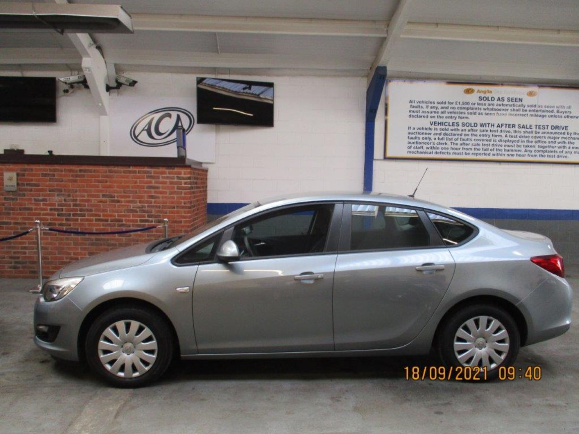 15 15 Opel Astra LHD - Image 2 of 20