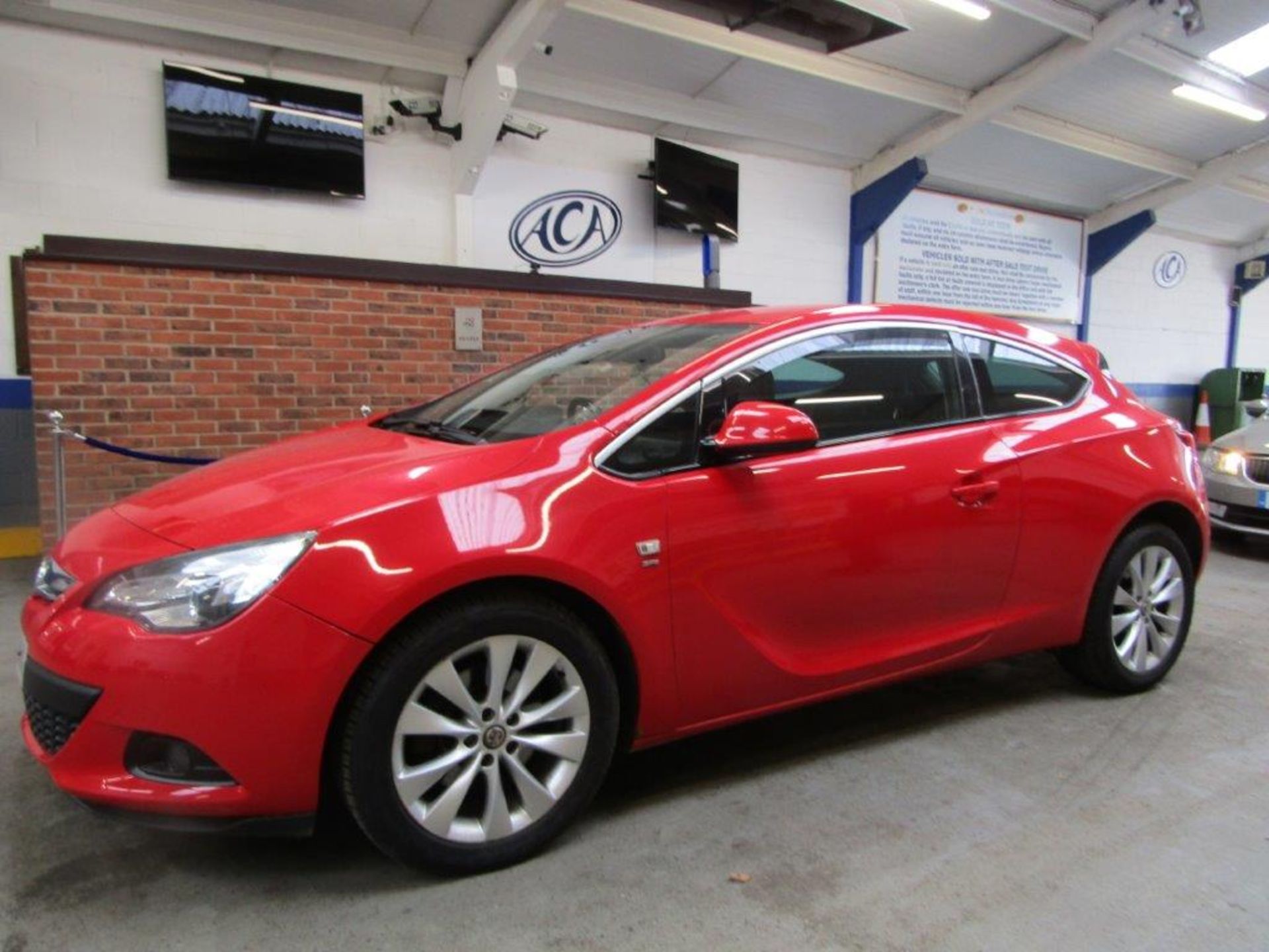 13 13 Vauxhall Astra GTC SRI CDTI