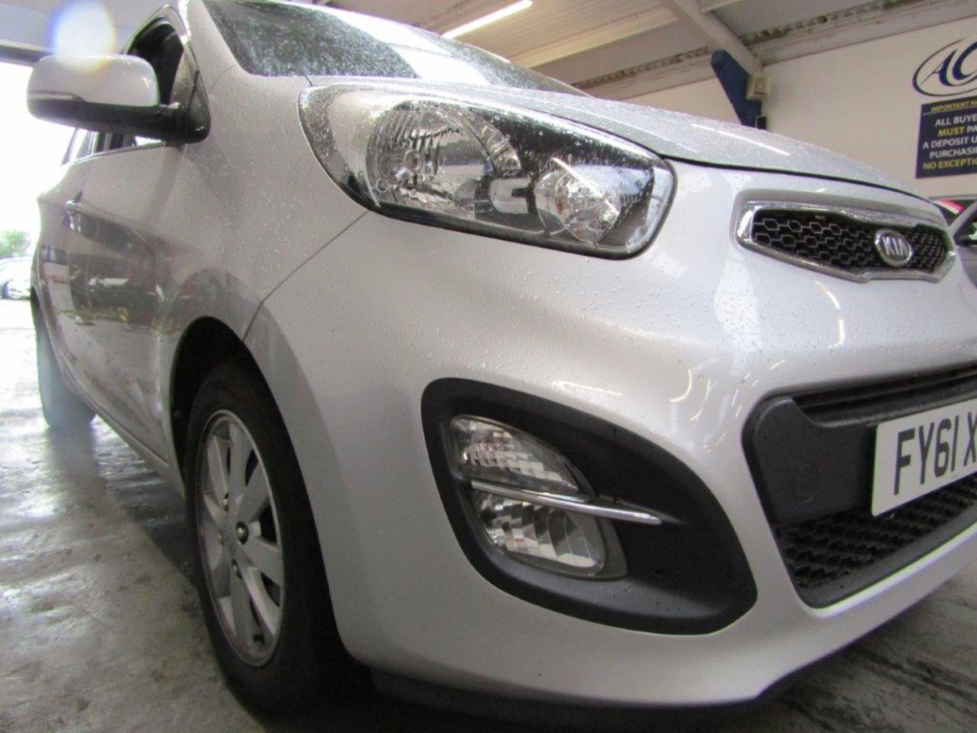 61 11 Kia Picanto 2 - Image 12 of 19