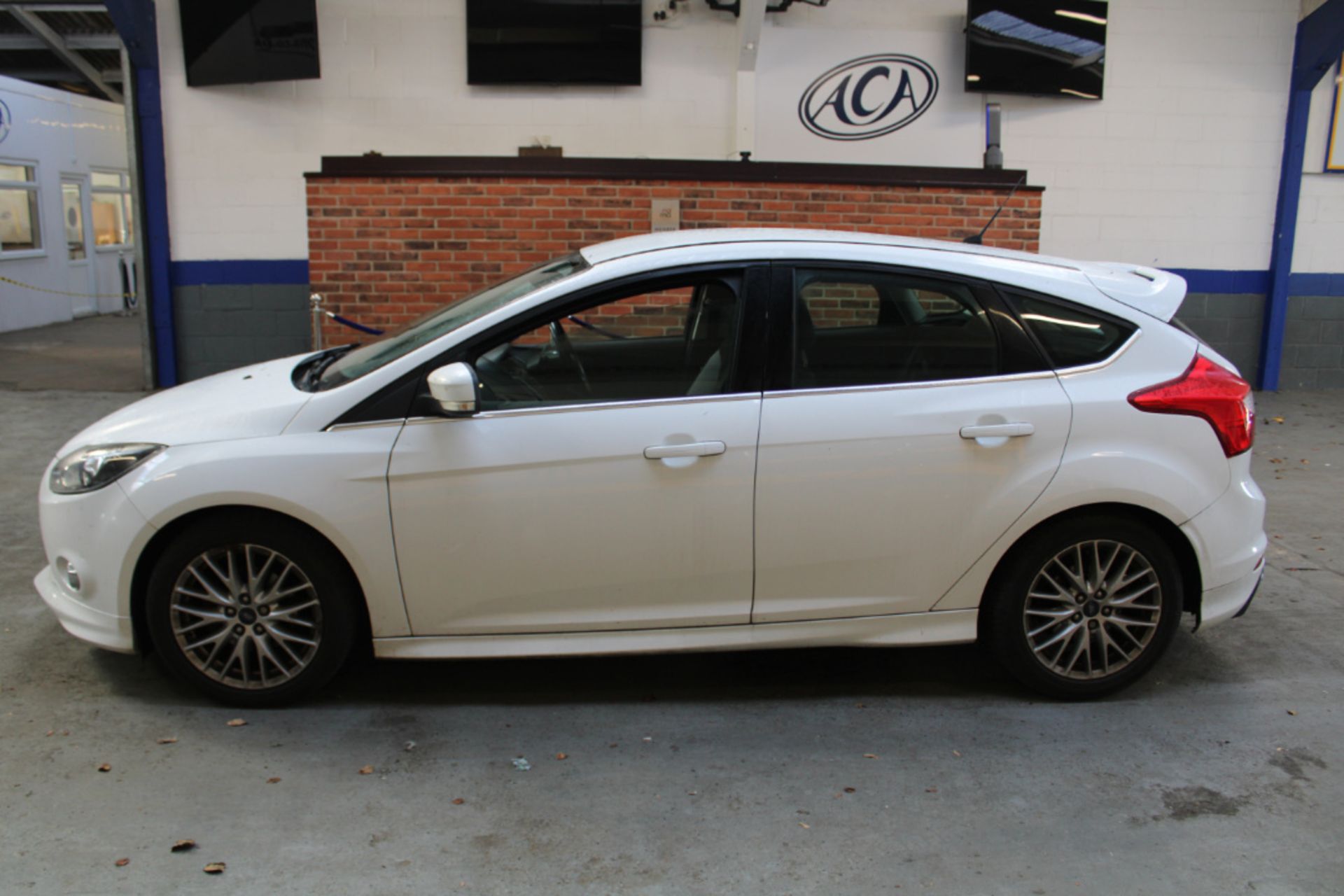 13 13 Ford Focus Zetec S TDCI - Image 2 of 20