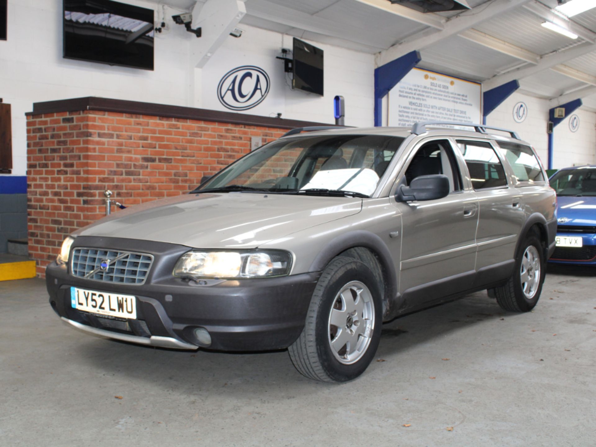 52 02 Volvo XC70 D5 SE AWD