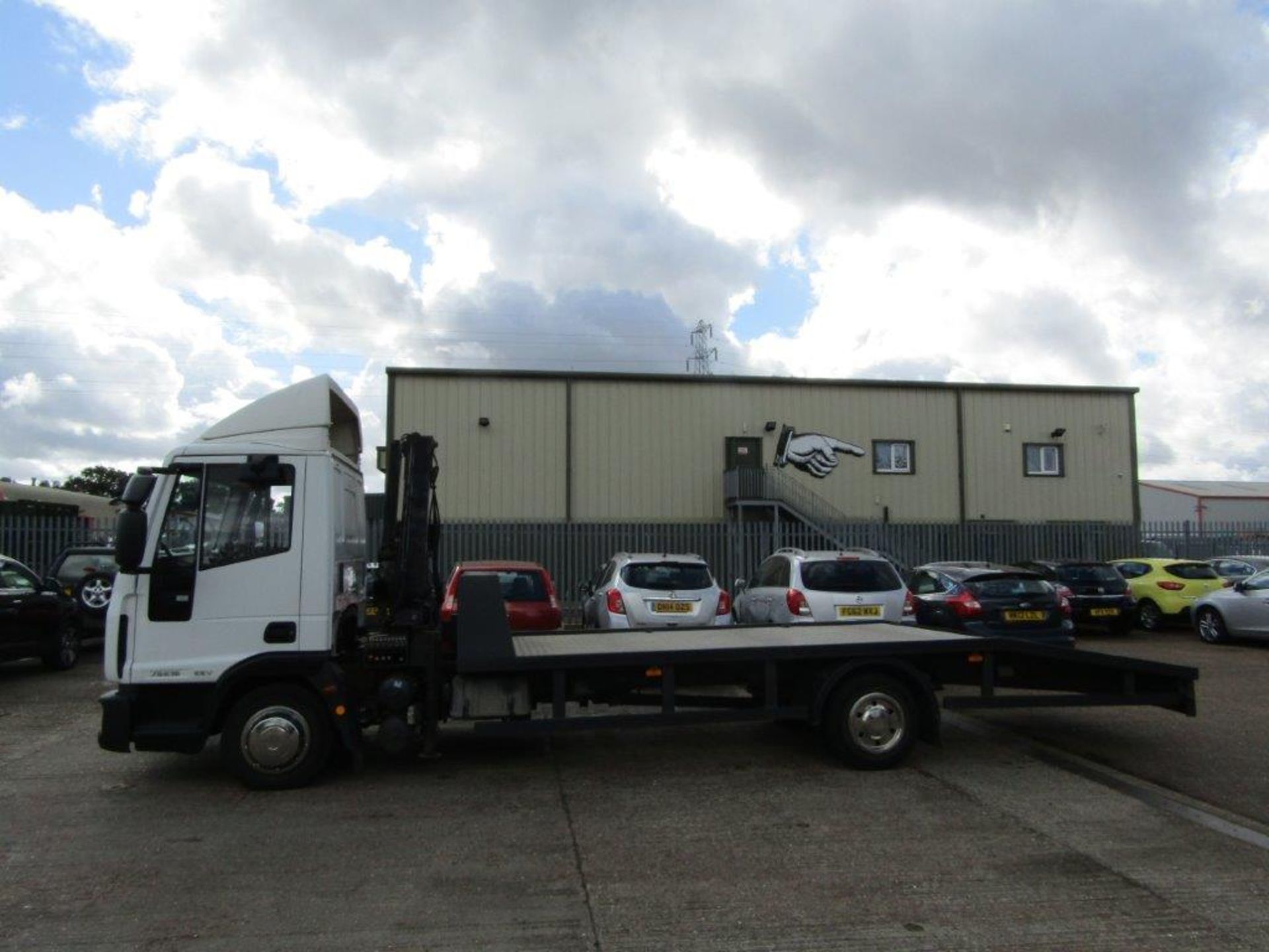 60 11 Iveco flat bed recovery lorry - Image 2 of 32