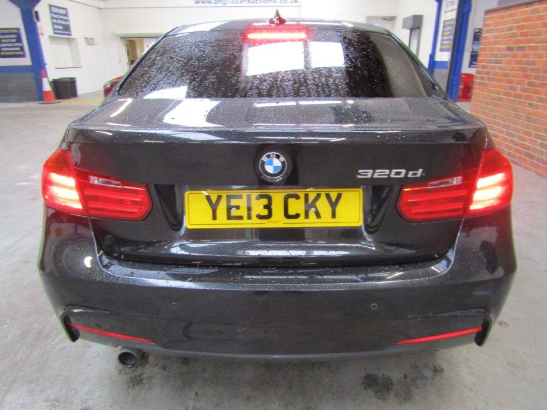 13 13 BMW 320d M Sport - Image 10 of 26