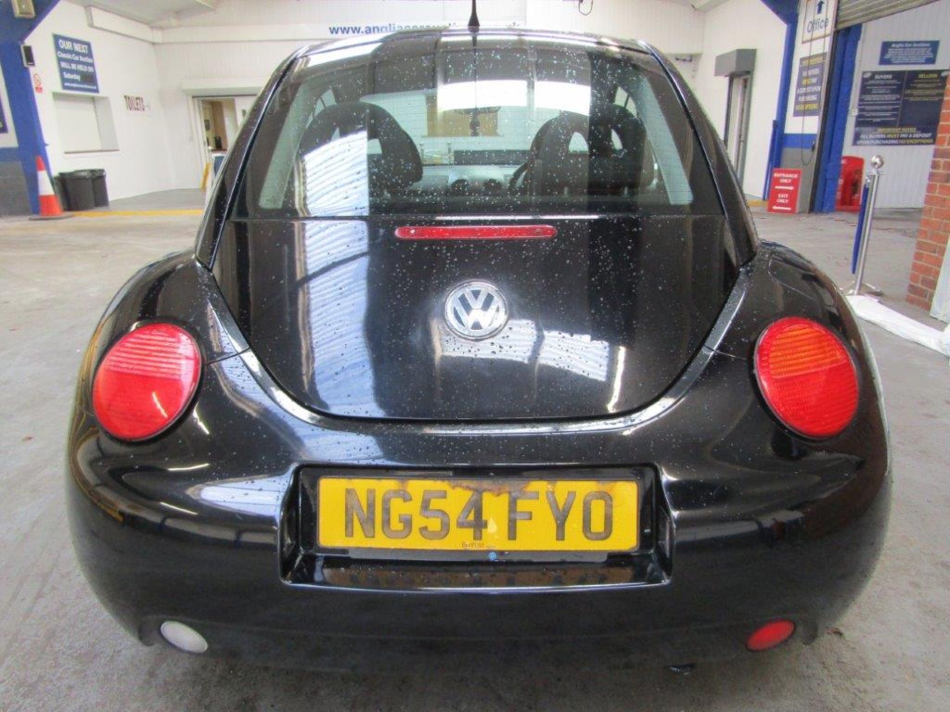 54 04 VW Beetle - Image 4 of 21
