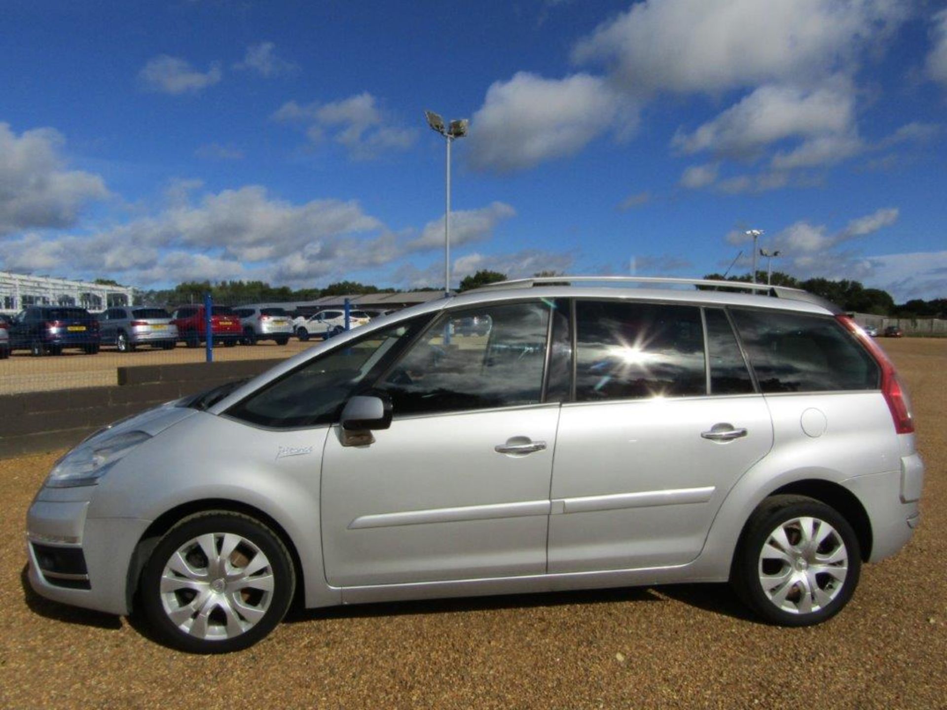 13 13 Citroen C4 Gr Picasso Platinum - Image 2 of 19