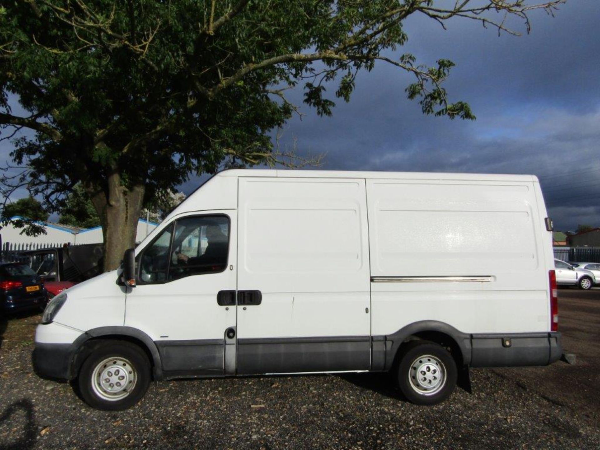 08 08 iveco Daily 35S14 MWB - Image 2 of 17
