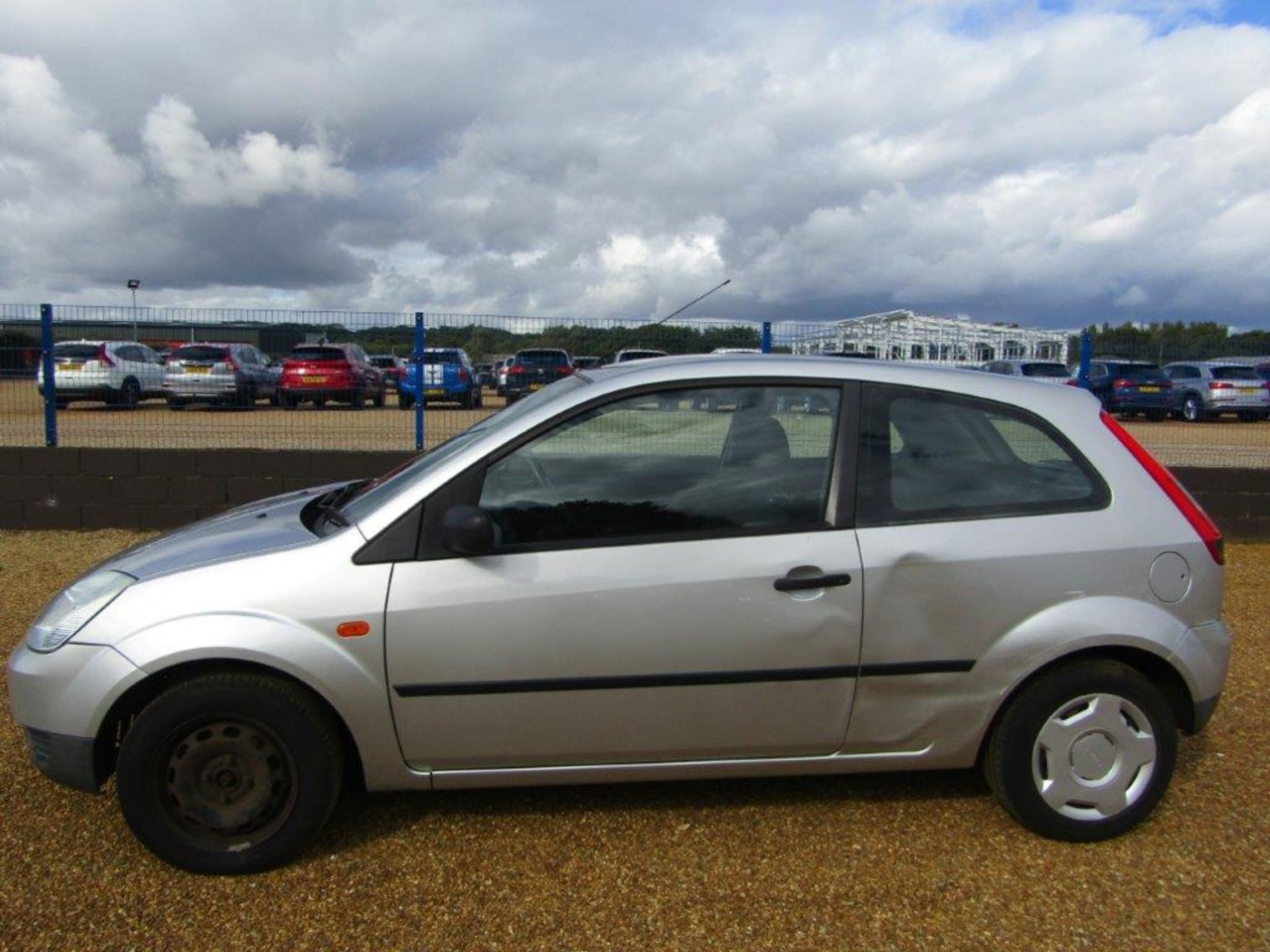 04 04 Ford Fiesta Finesse - Image 2 of 19