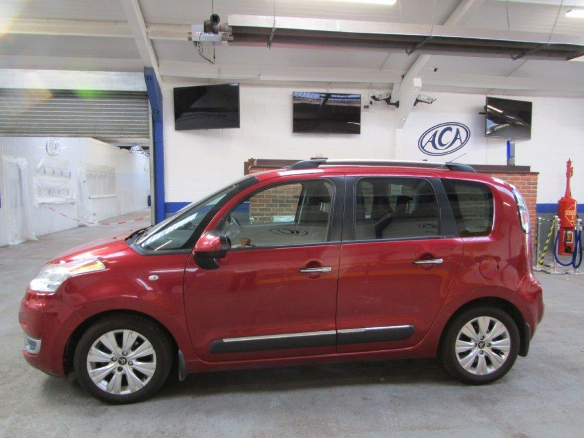 10 10 Citroen C3 Picasso Excl - Image 2 of 24