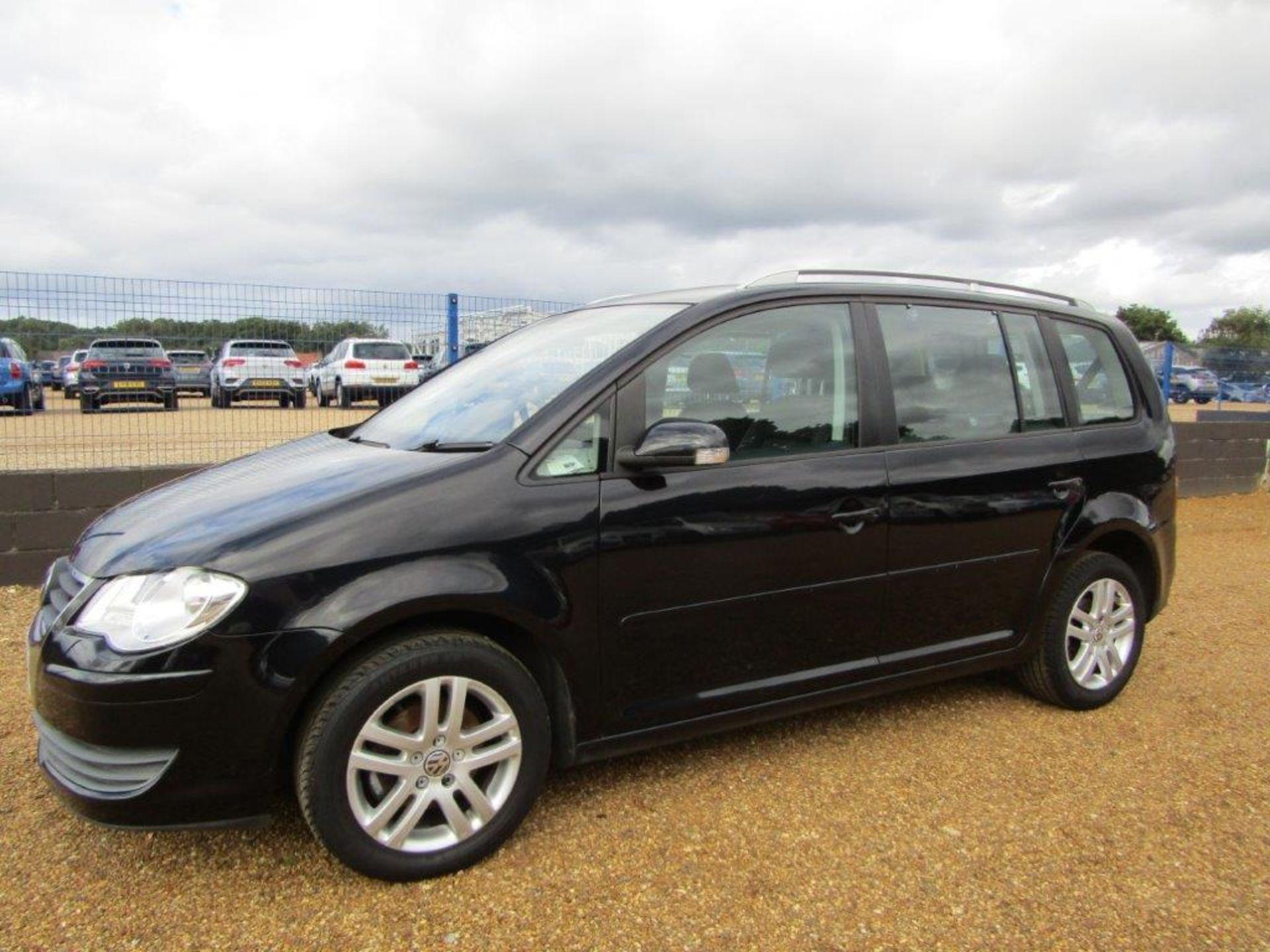 57 08 VW Touran SE TDI 105