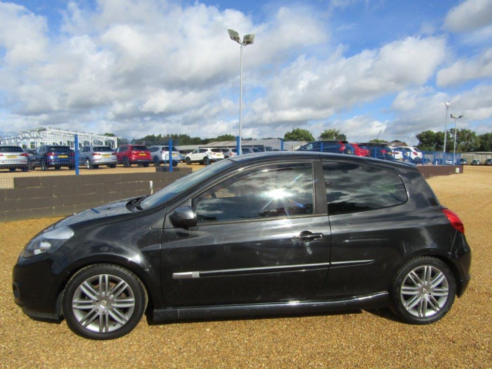 10 10 Renault Clio GT - Image 2 of 19