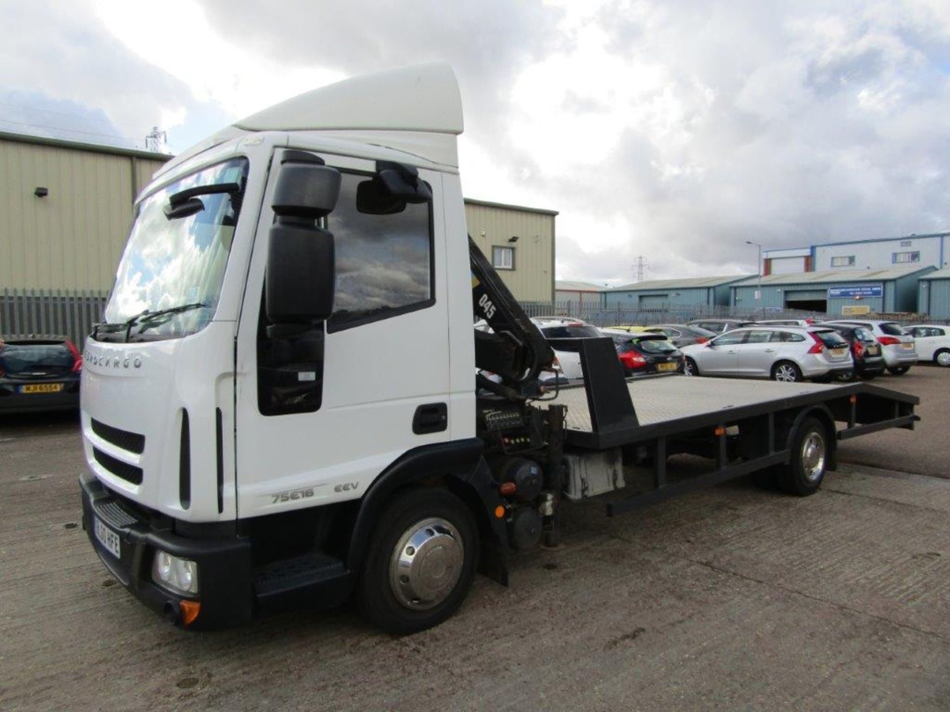 60 11 Iveco flat bed recovery lorry