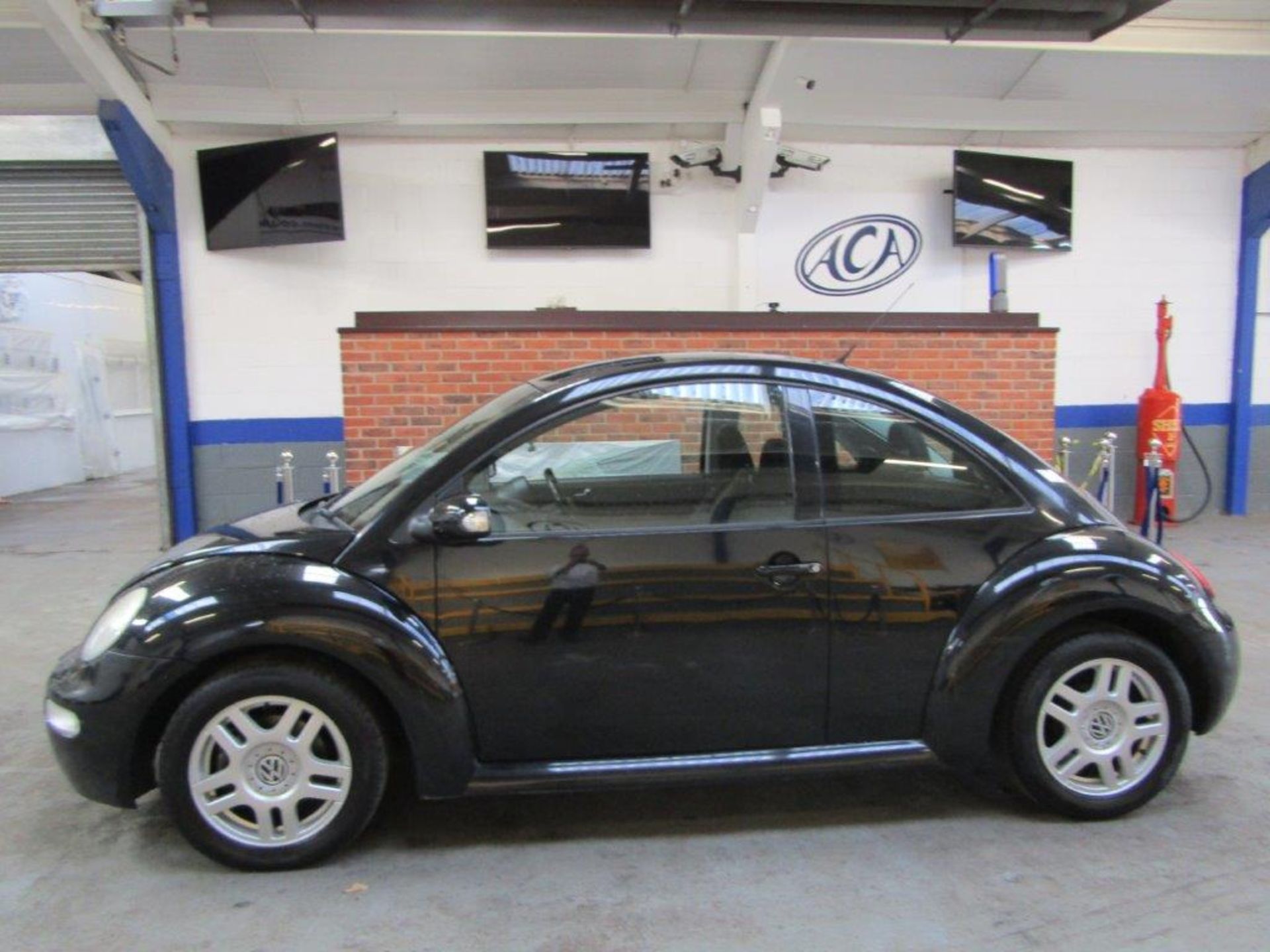 54 04 VW Beetle - Image 2 of 21