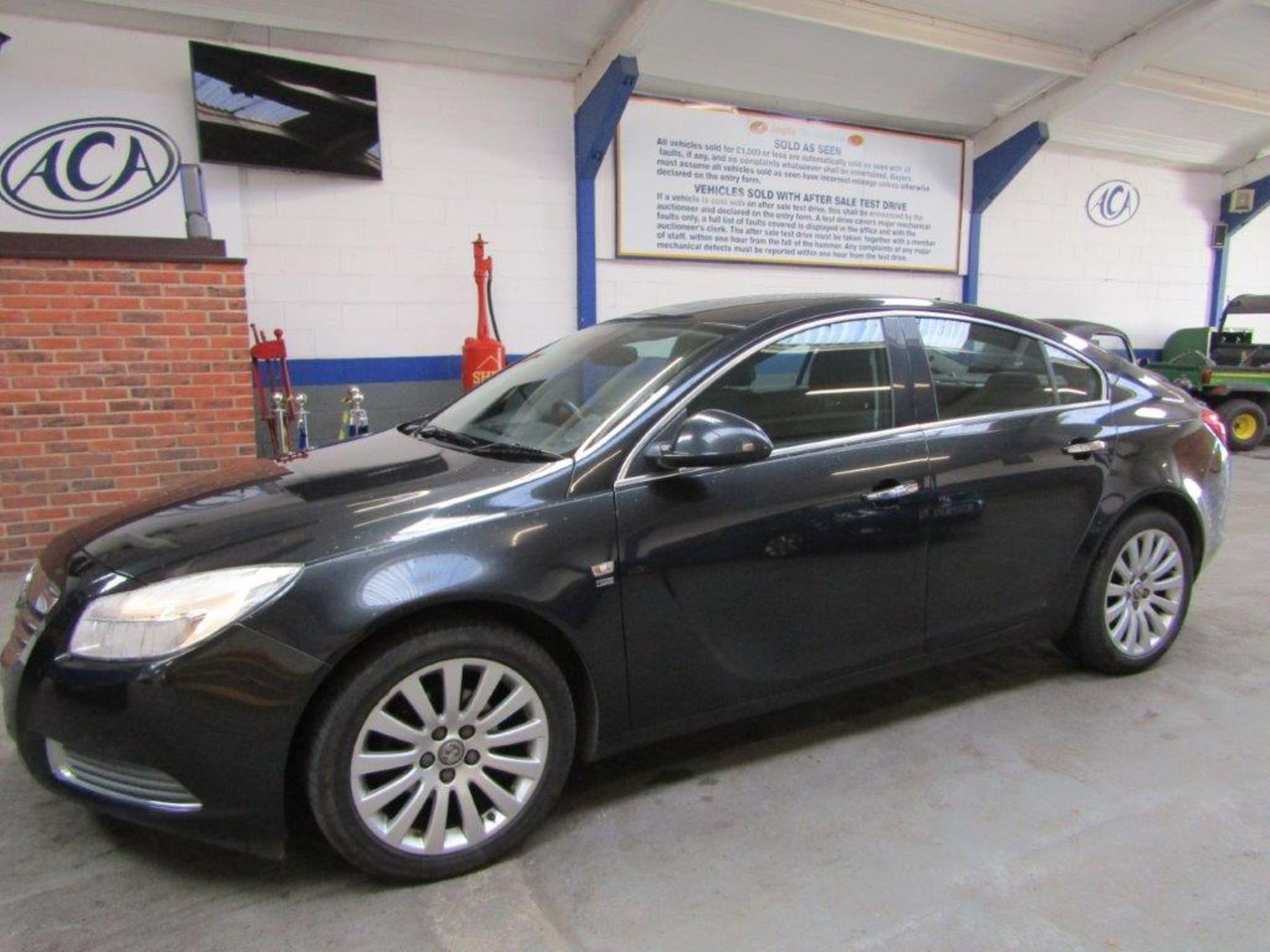 60 10 Vauxhall Insignia SE 128 CDTI