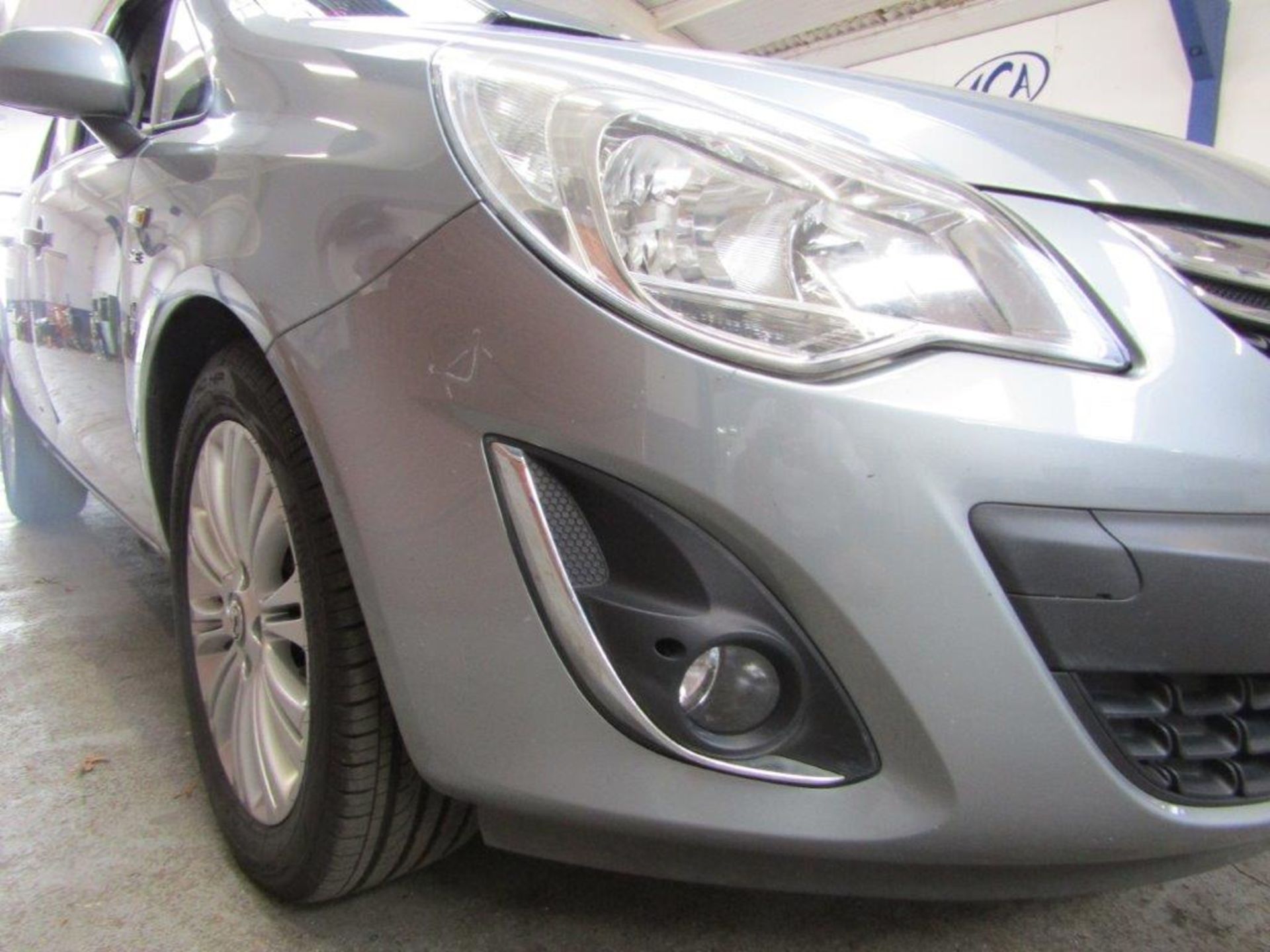 12 12 Vauxhall Corsa SE - Image 15 of 21