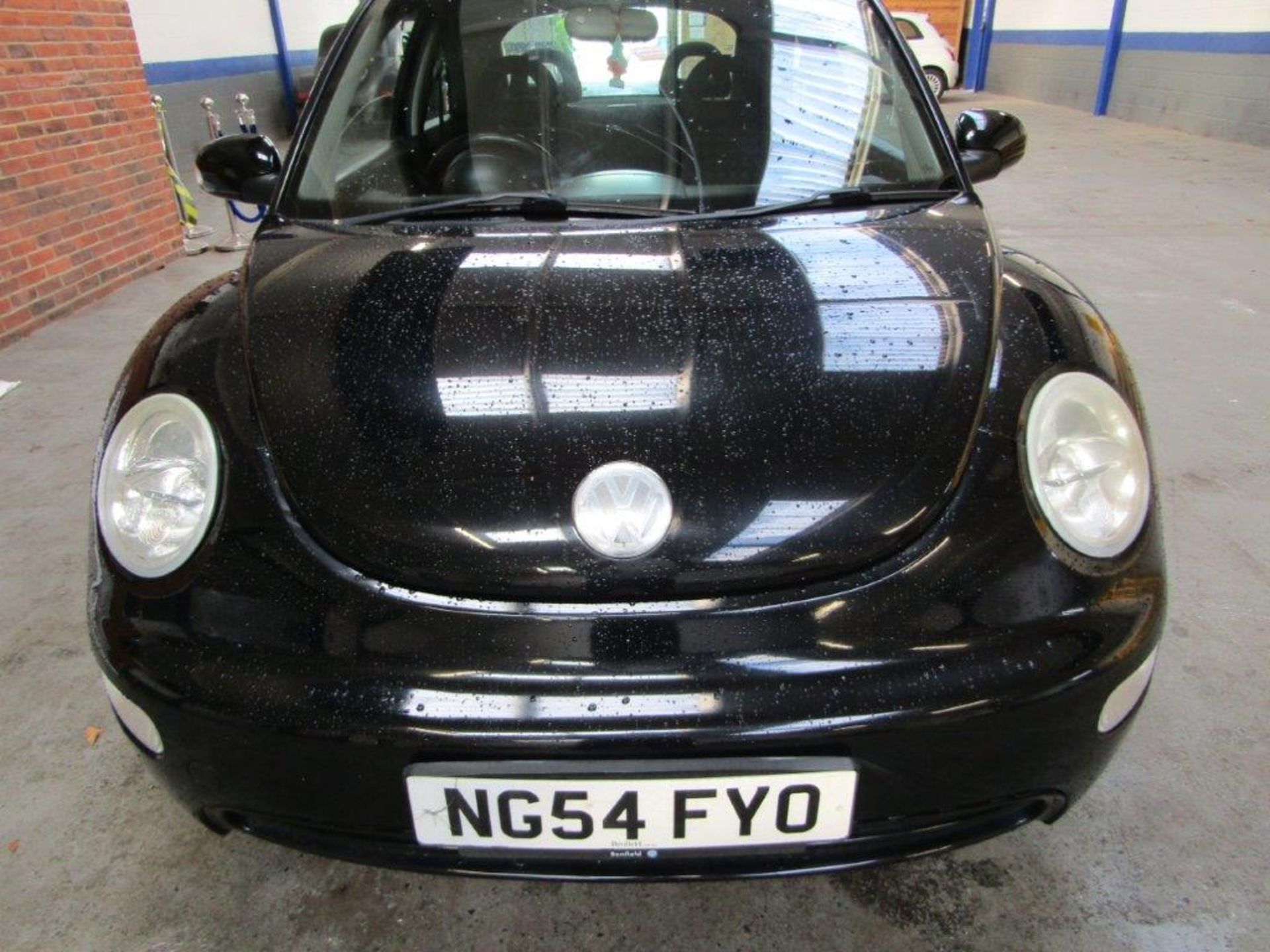54 04 VW Beetle - Image 5 of 21