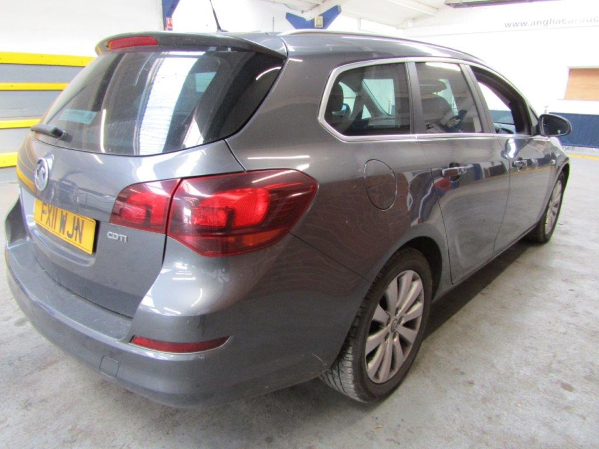 11 11 Vauxhall Astra SE CDTI - Image 16 of 19