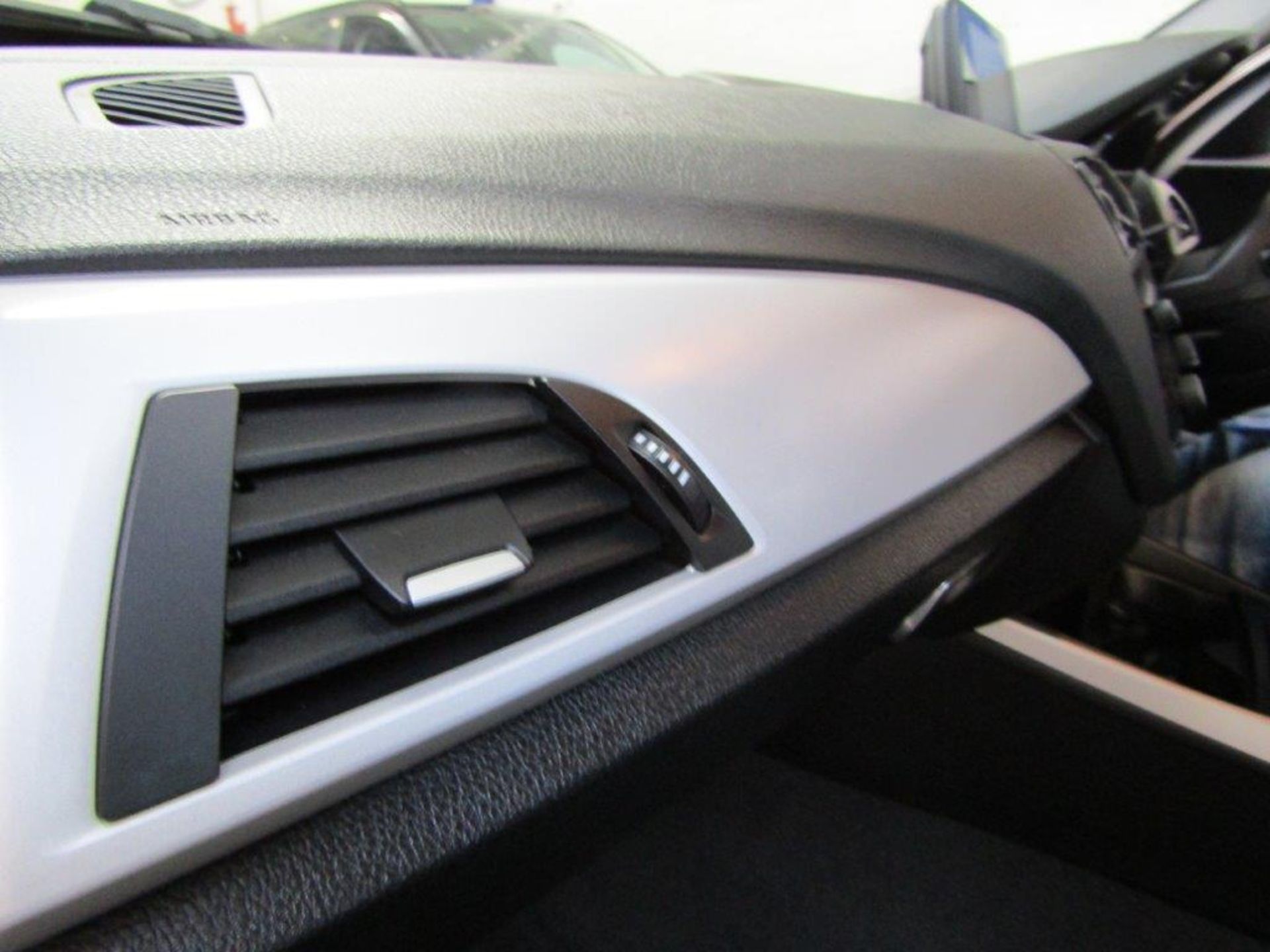 14 14 BMW 116D Efficientdynamics - Image 19 of 24