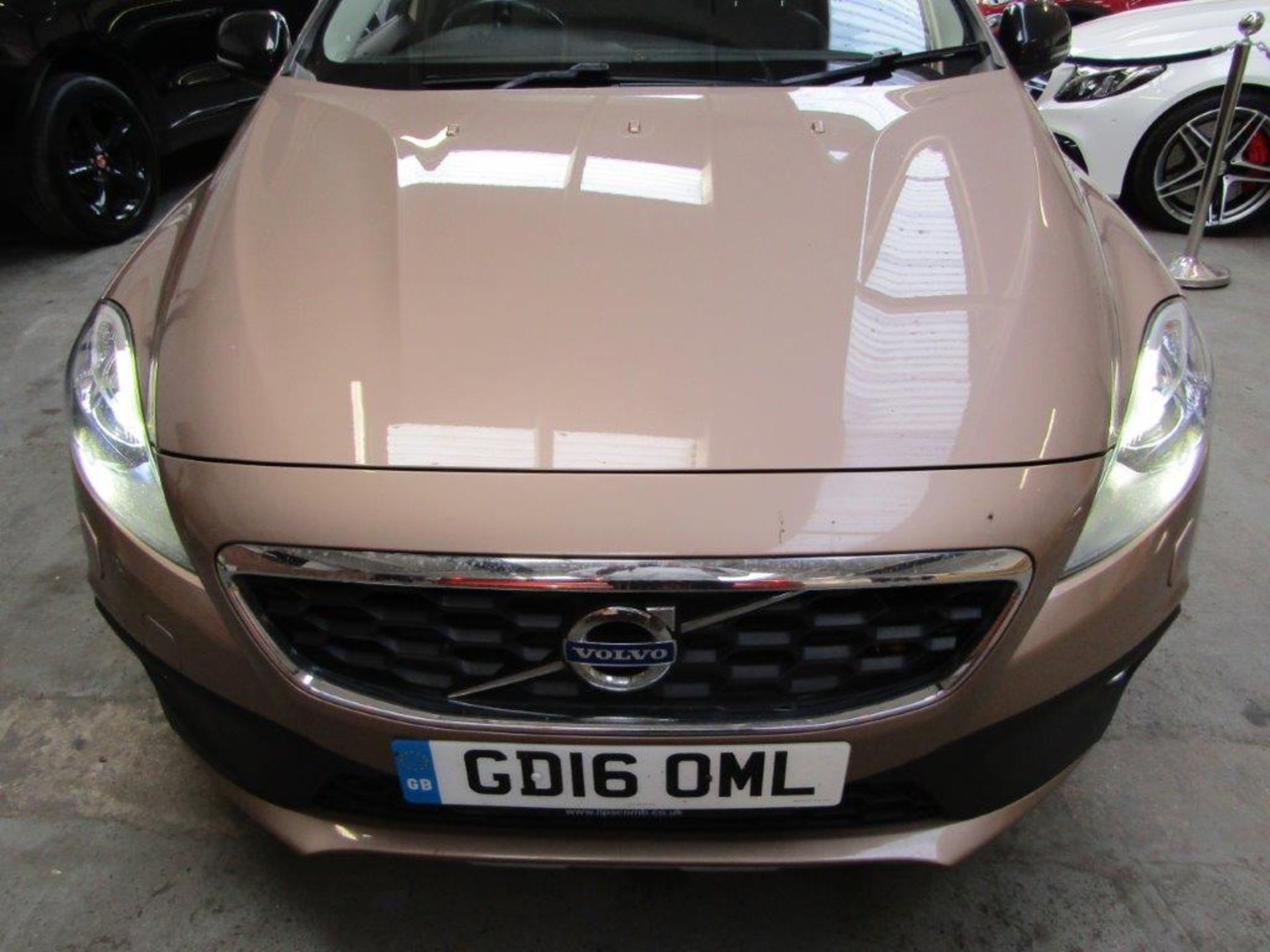 16 16 Volvo V40 Cross Country Lux - Image 6 of 22