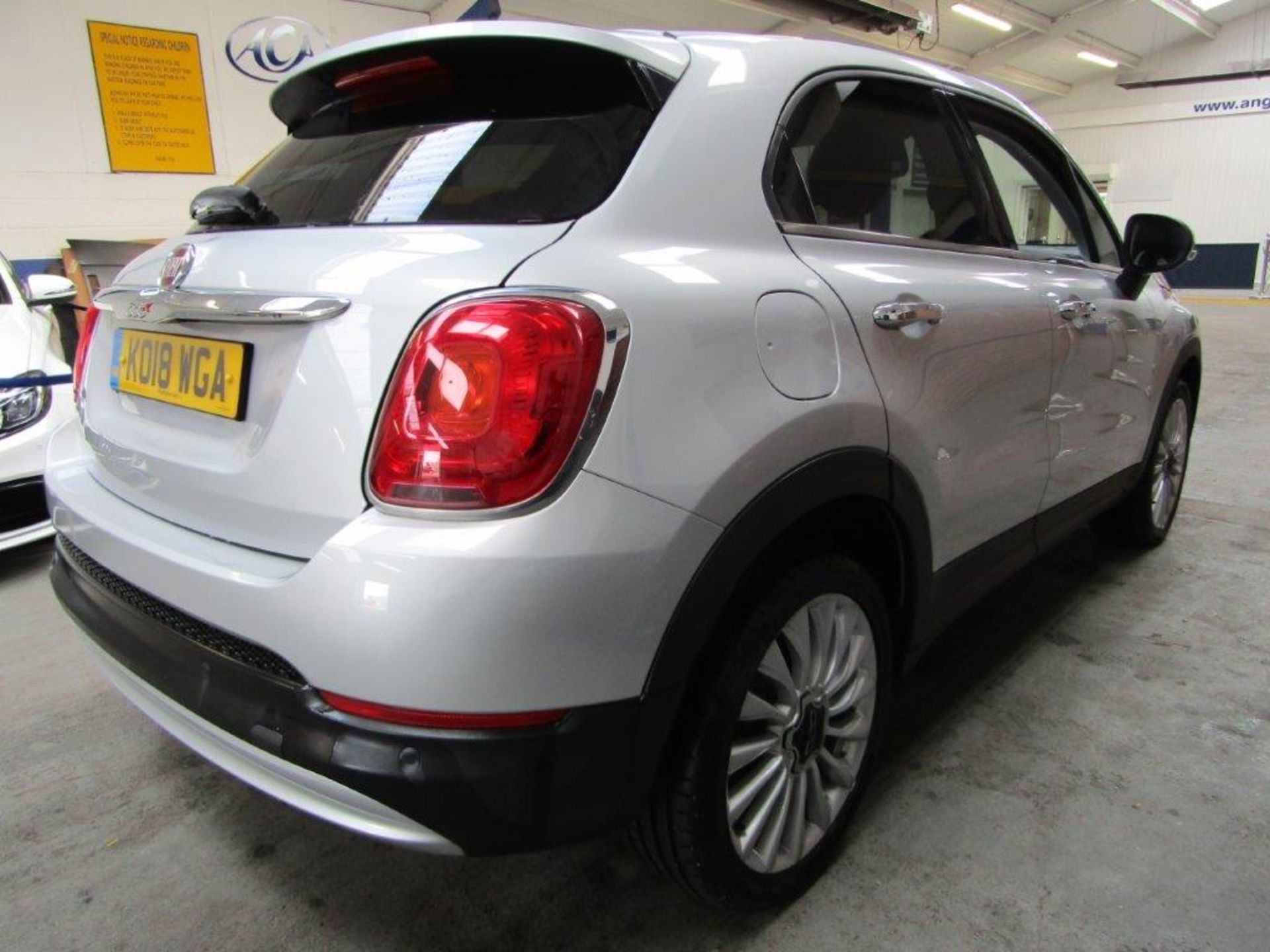 18 18 Fiat 500X Lounge Multijet - Image 9 of 26