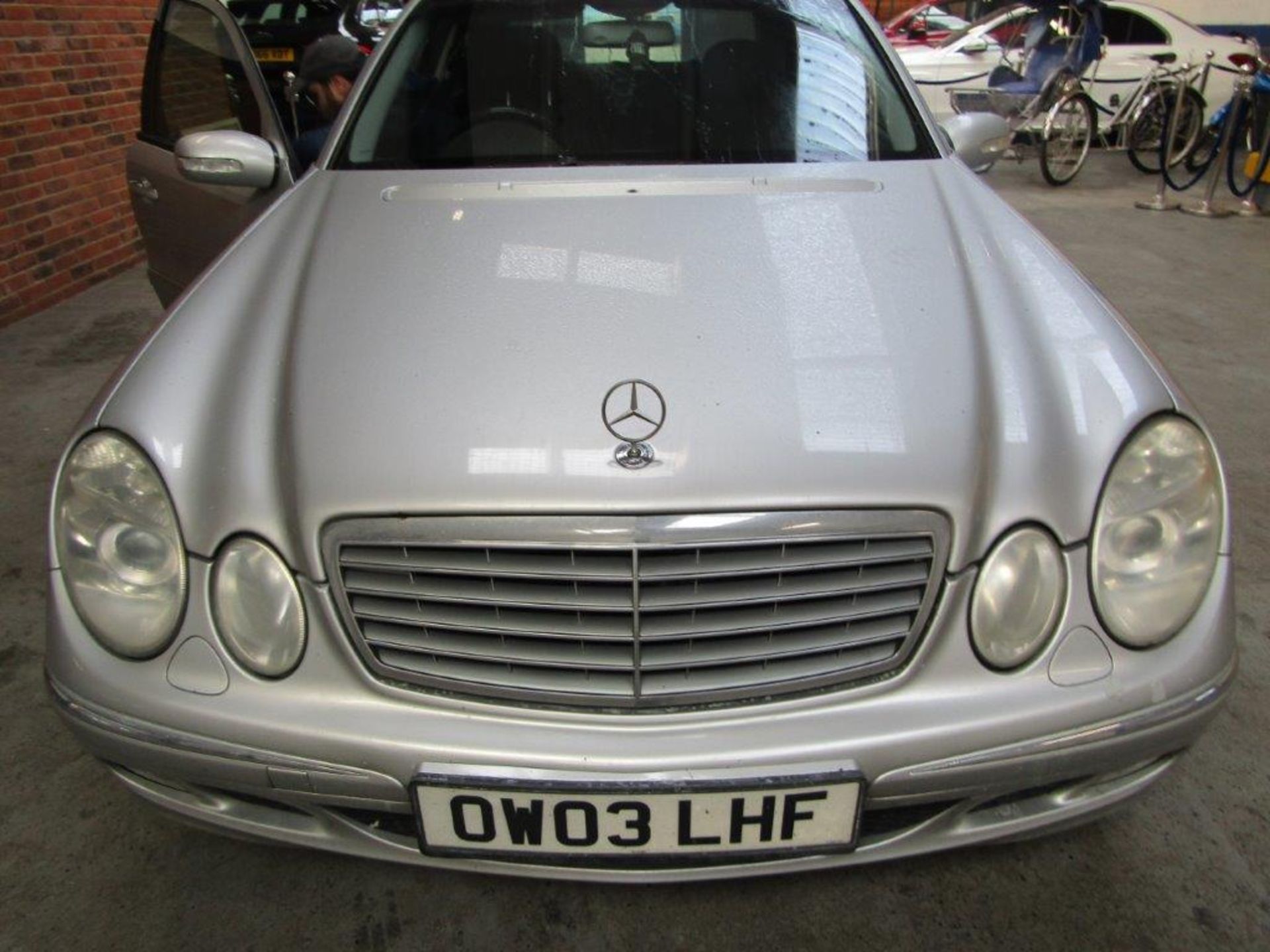 03 03 Mercedes E220 CDI Elegance A - Image 14 of 23