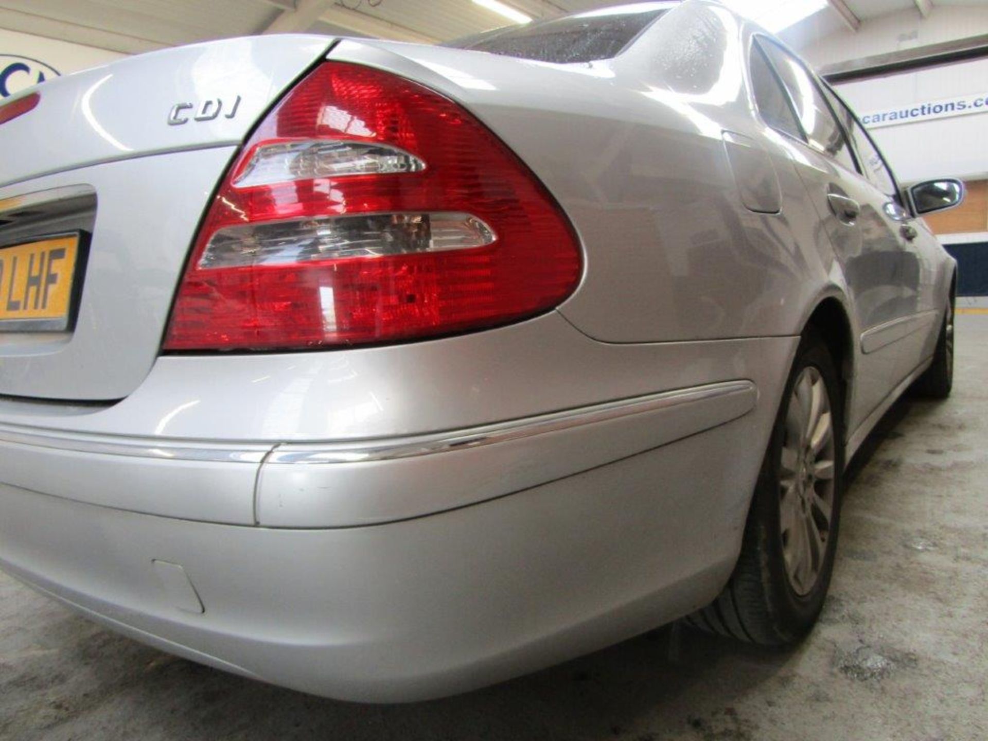 03 03 Mercedes E220 CDI Elegance A - Image 11 of 23