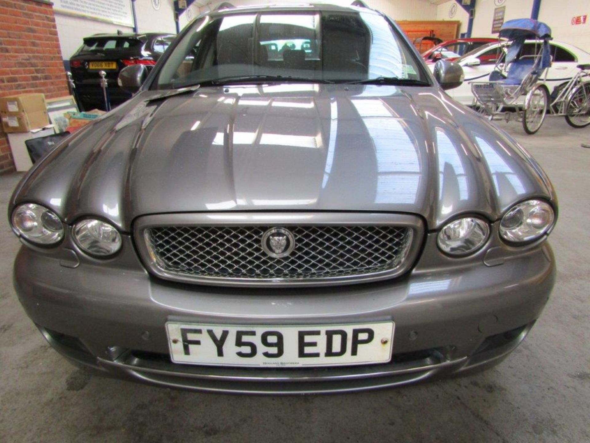 59 09 Jaguar X-Type SE Auto - Image 16 of 28