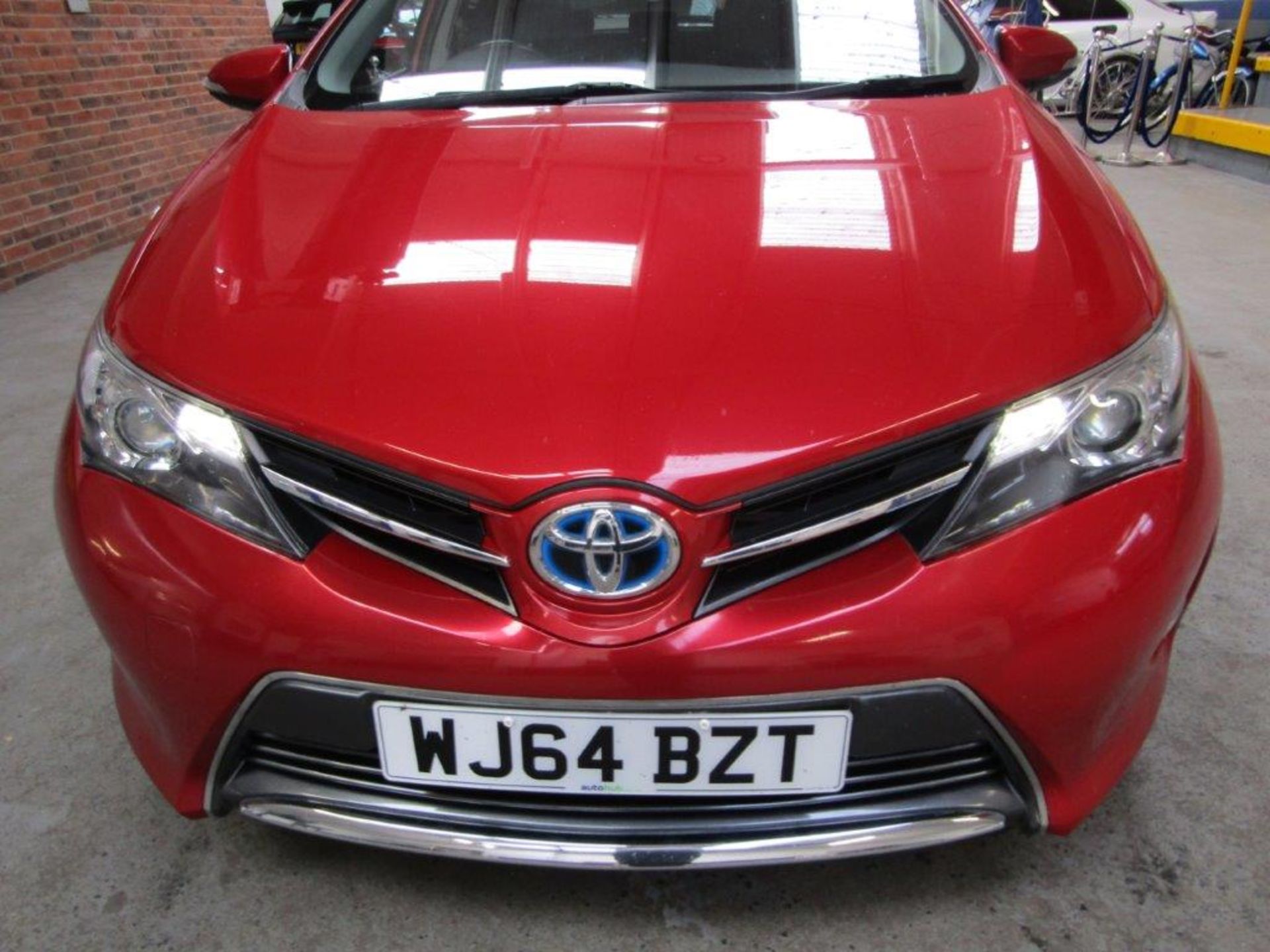 64 14 Toyota Auris Icon + VVT Hybrid - Image 10 of 22