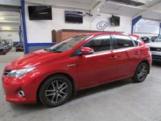 64 14 Toyota Auris Icon + VVT Hybrid