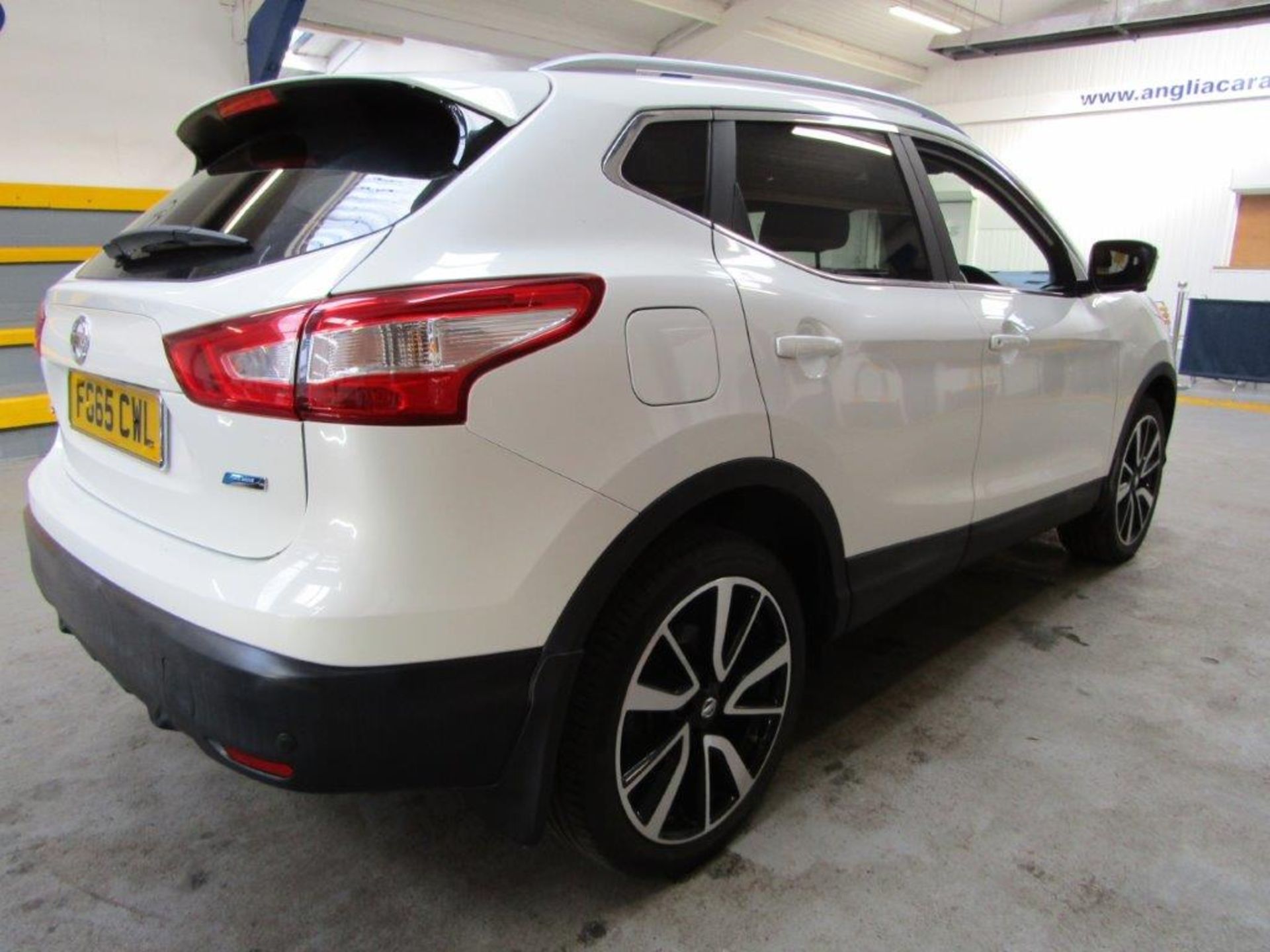 65 15 Nissan Qashqai Tekna DCI - Image 13 of 22