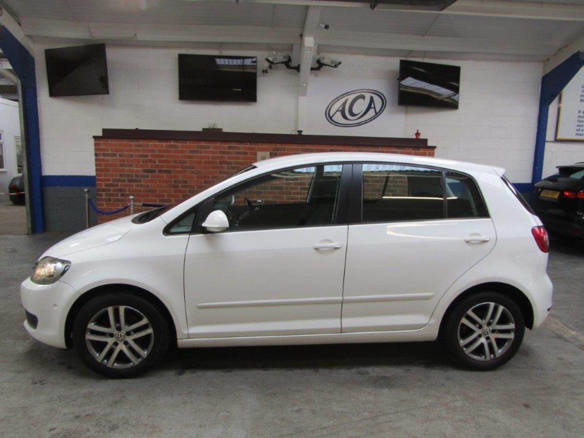 11 11 VW Golf Plus SE TDi - Image 2 of 25