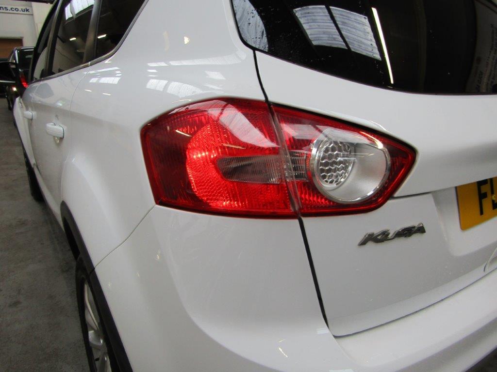 11 11 Ford Kuga Titanium TDCi - Image 11 of 19