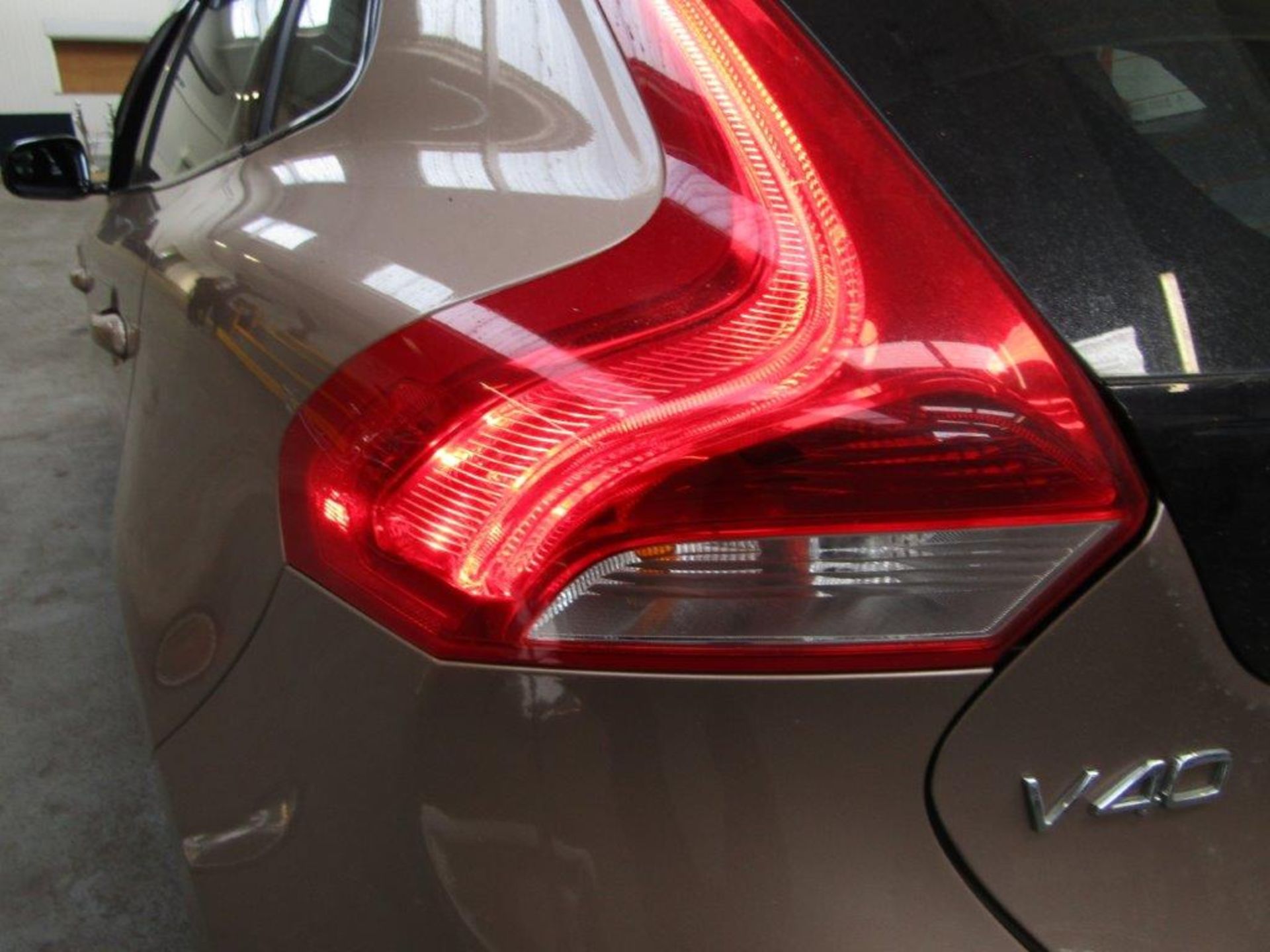 16 16 Volvo V40 Cross Country Lux - Image 13 of 22