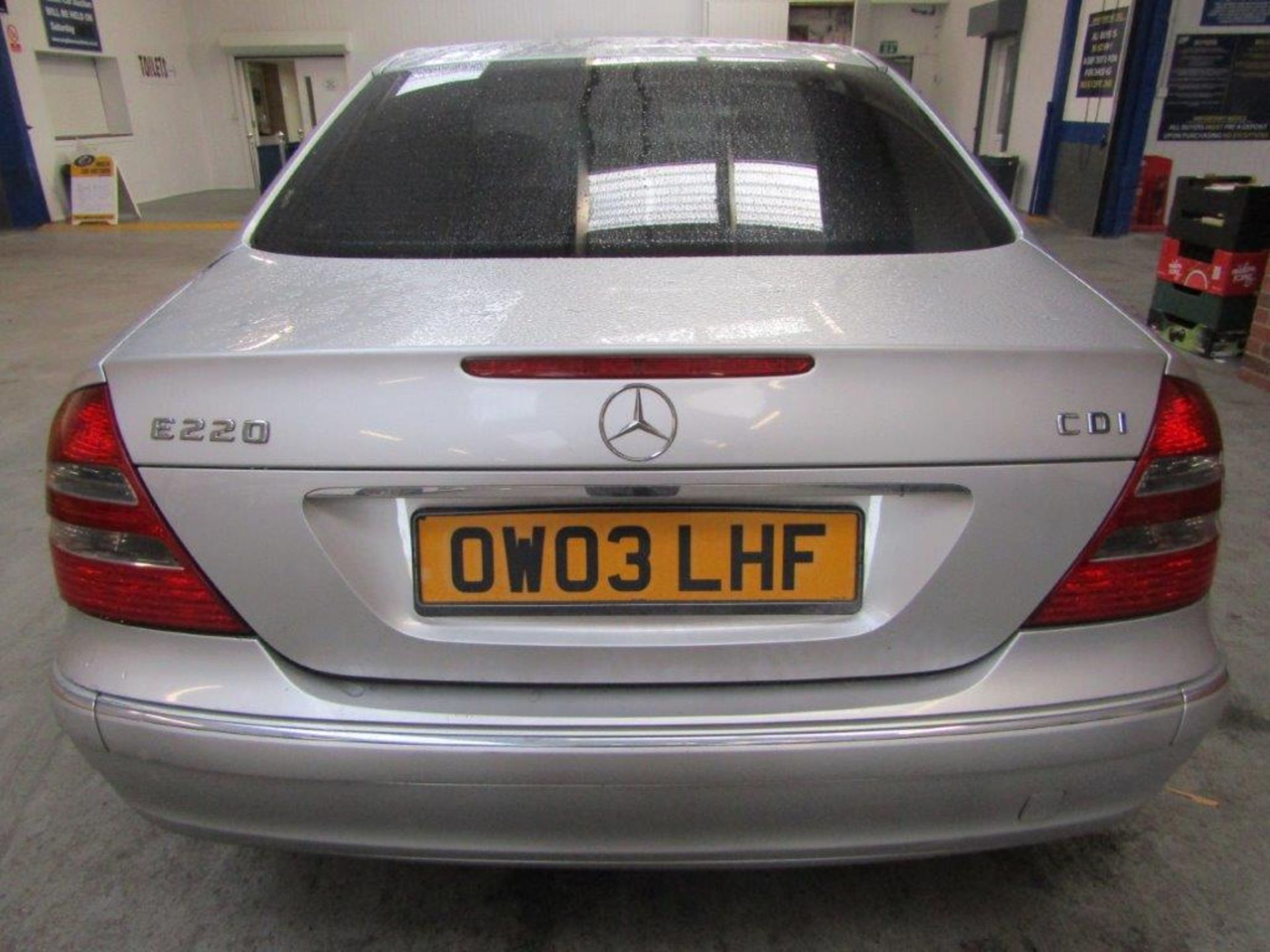 03 03 Mercedes E220 CDI Elegance A - Image 2 of 23