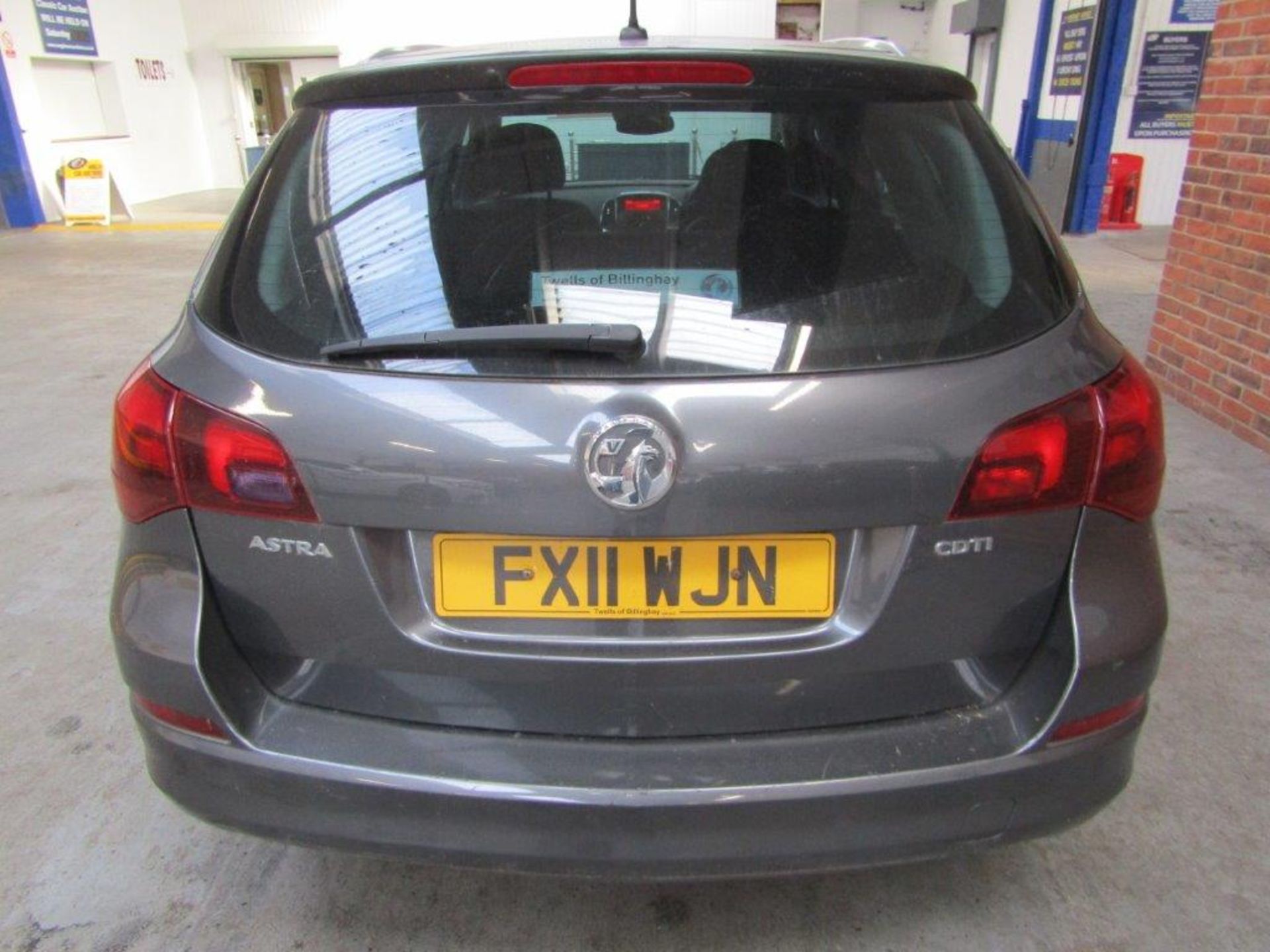 11 11 Vauxhall Astra SE CDTI - Image 18 of 19