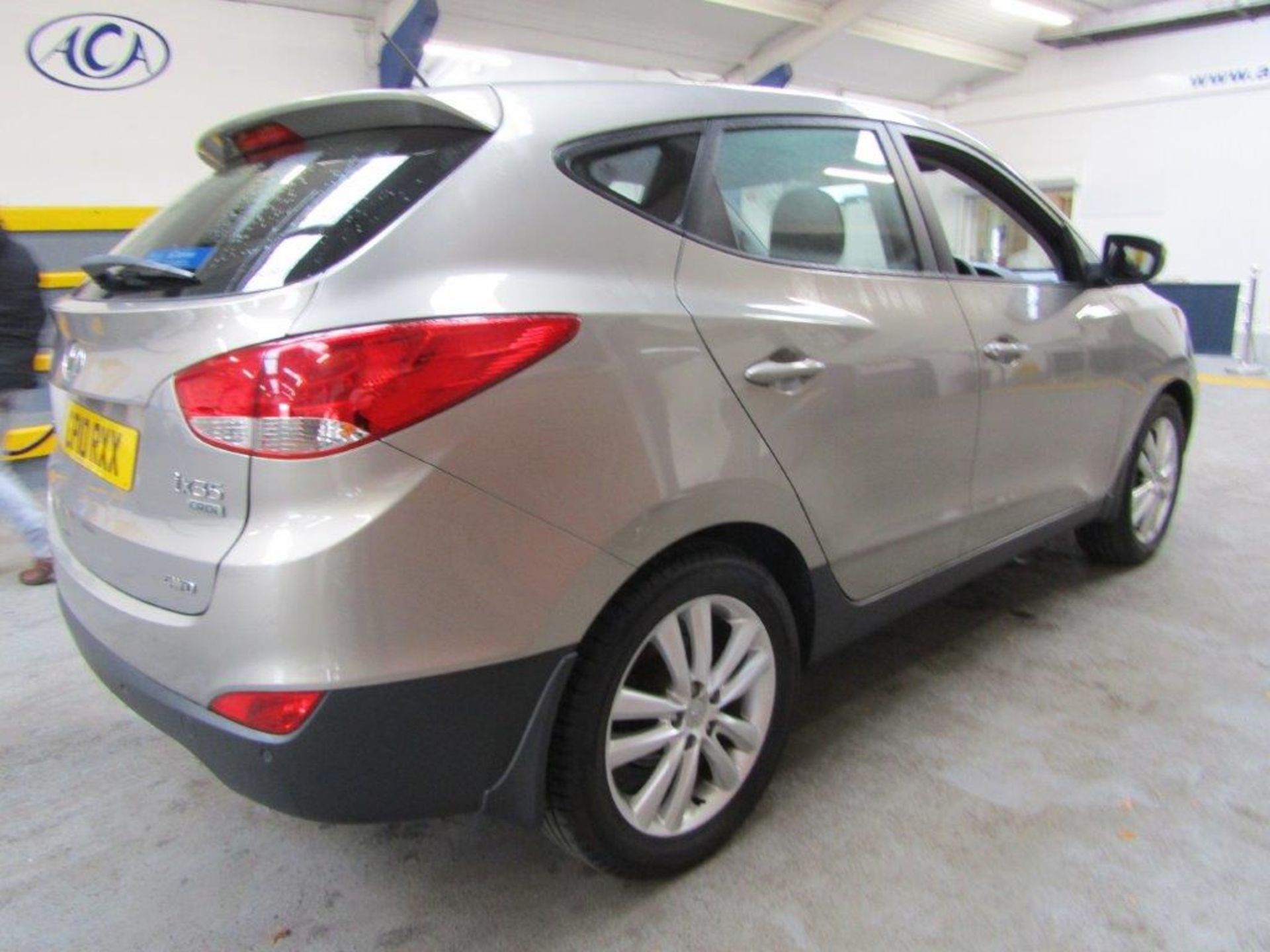 10 10 Hyundai IX35 Style 4WD CRDI - Image 13 of 22