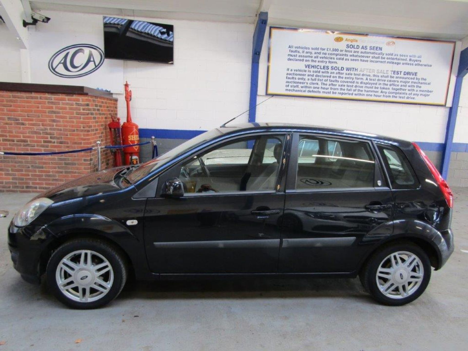 06 06 Ford Fiesta Ghia TDCI - Image 2 of 18