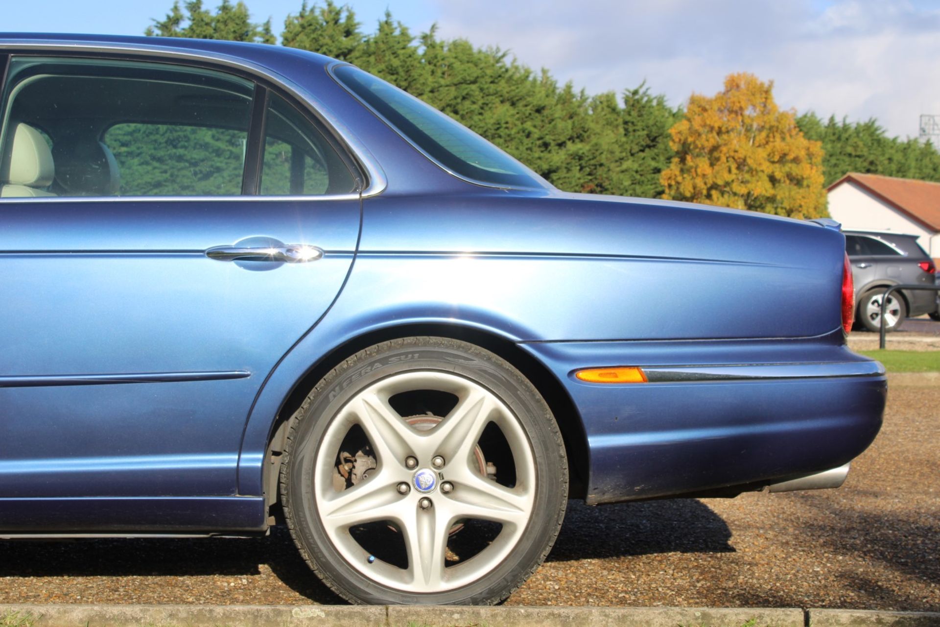 54 04 Jaguar XJ6 V6 SE Auto - Image 19 of 29