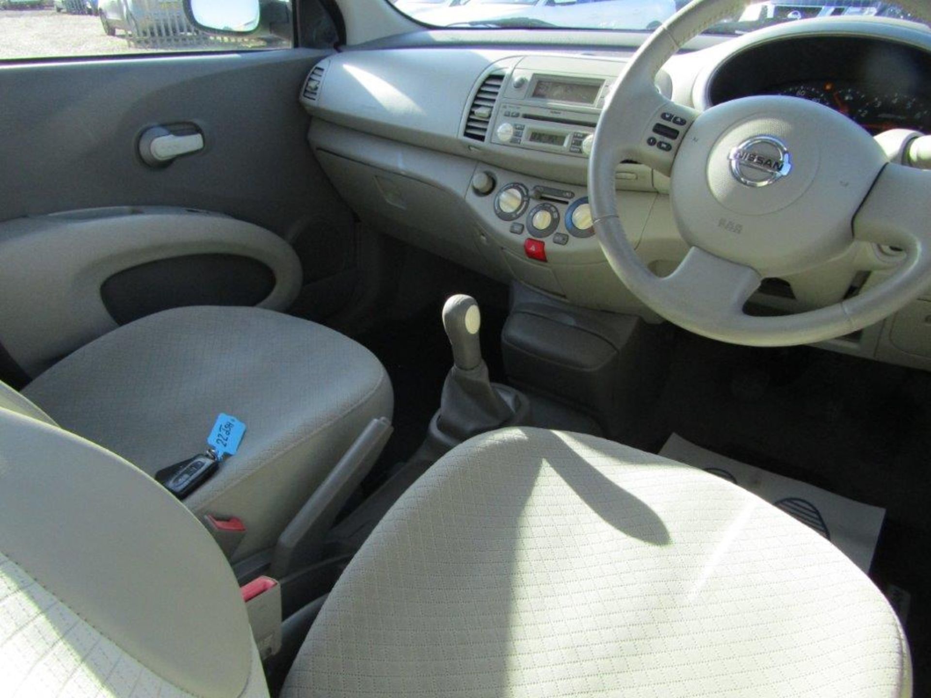 03 03 Nissan Micra SE - Image 16 of 28