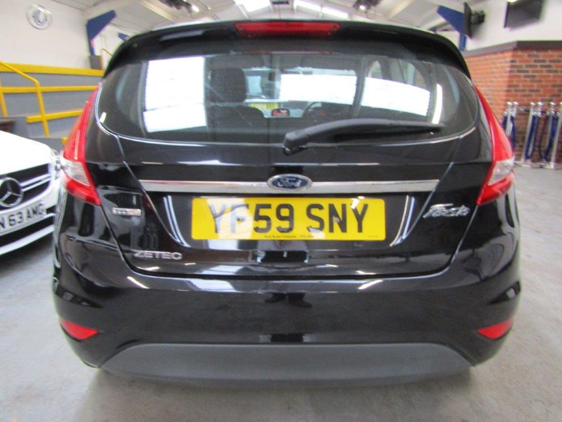 59 10 Ford Fiesta Zetec 90 TDCI - Image 10 of 20