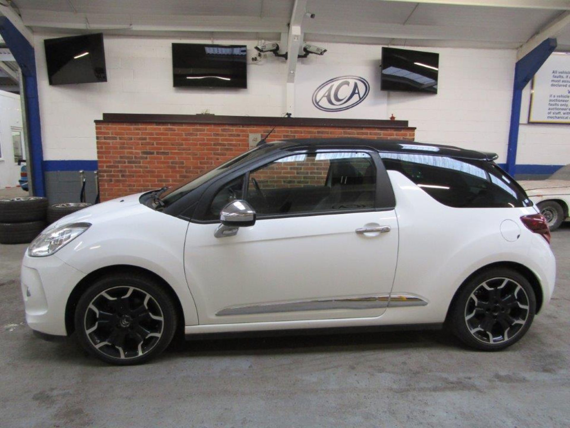 13 13 Citroen DS3 Dsport + - Image 2 of 24