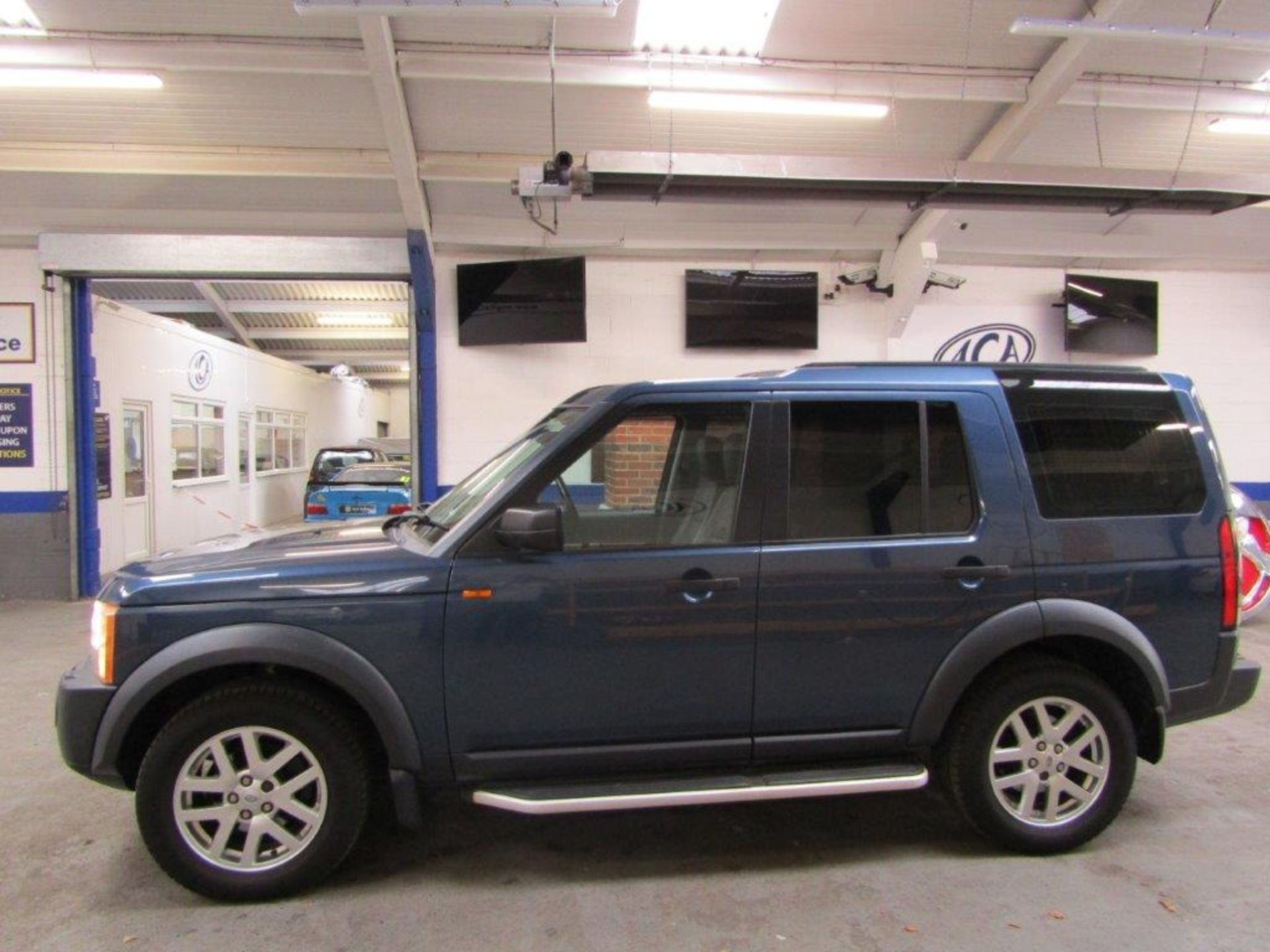 08 08 L/Rover Discovery TDV6 XS - Image 2 of 22
