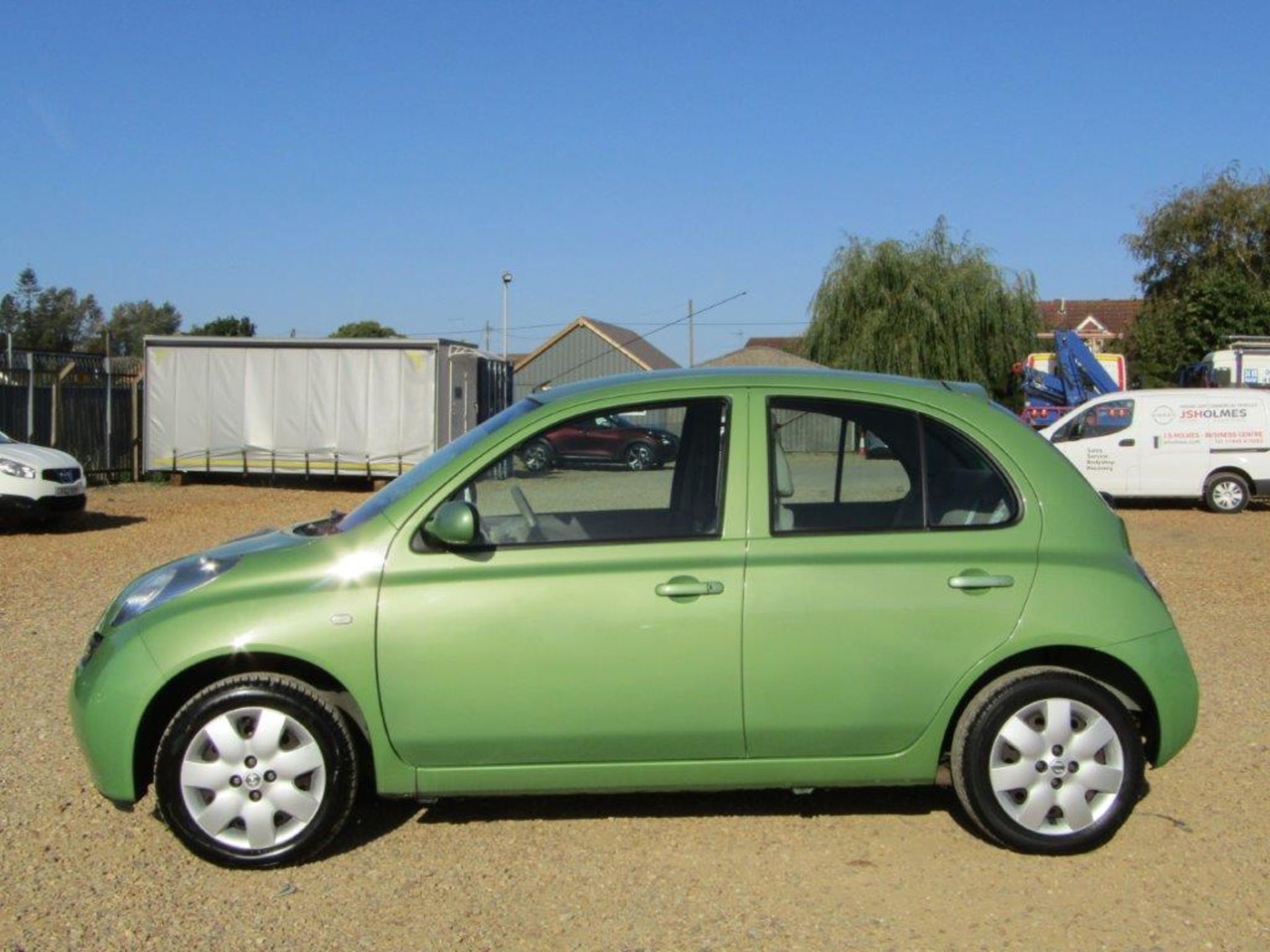 03 03 Nissan Micra SE - Image 2 of 28