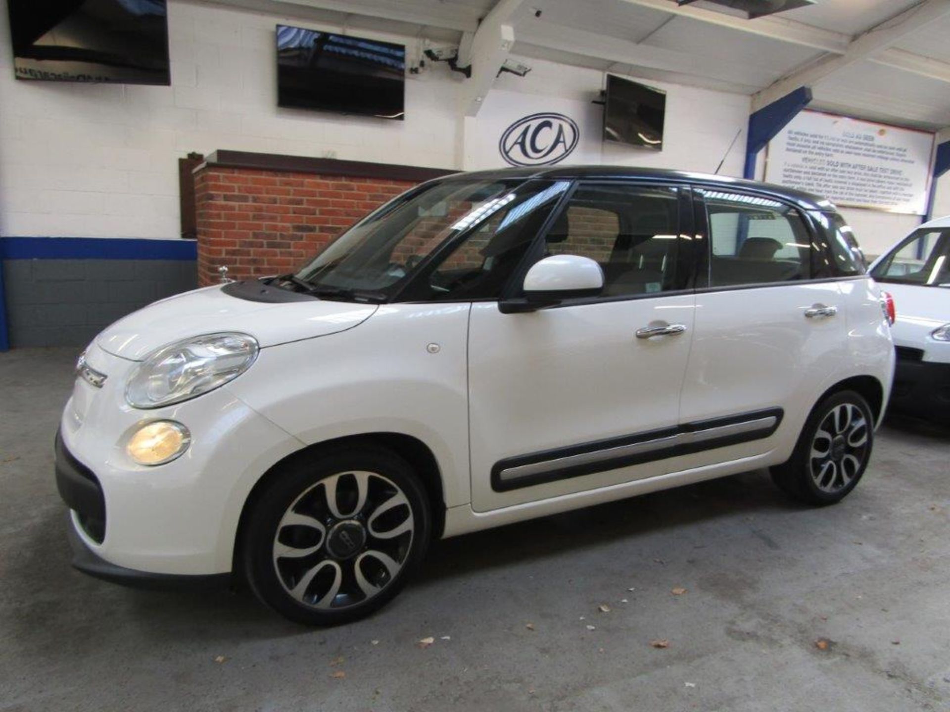 13 13 Fiat 500L Pop star Twinair