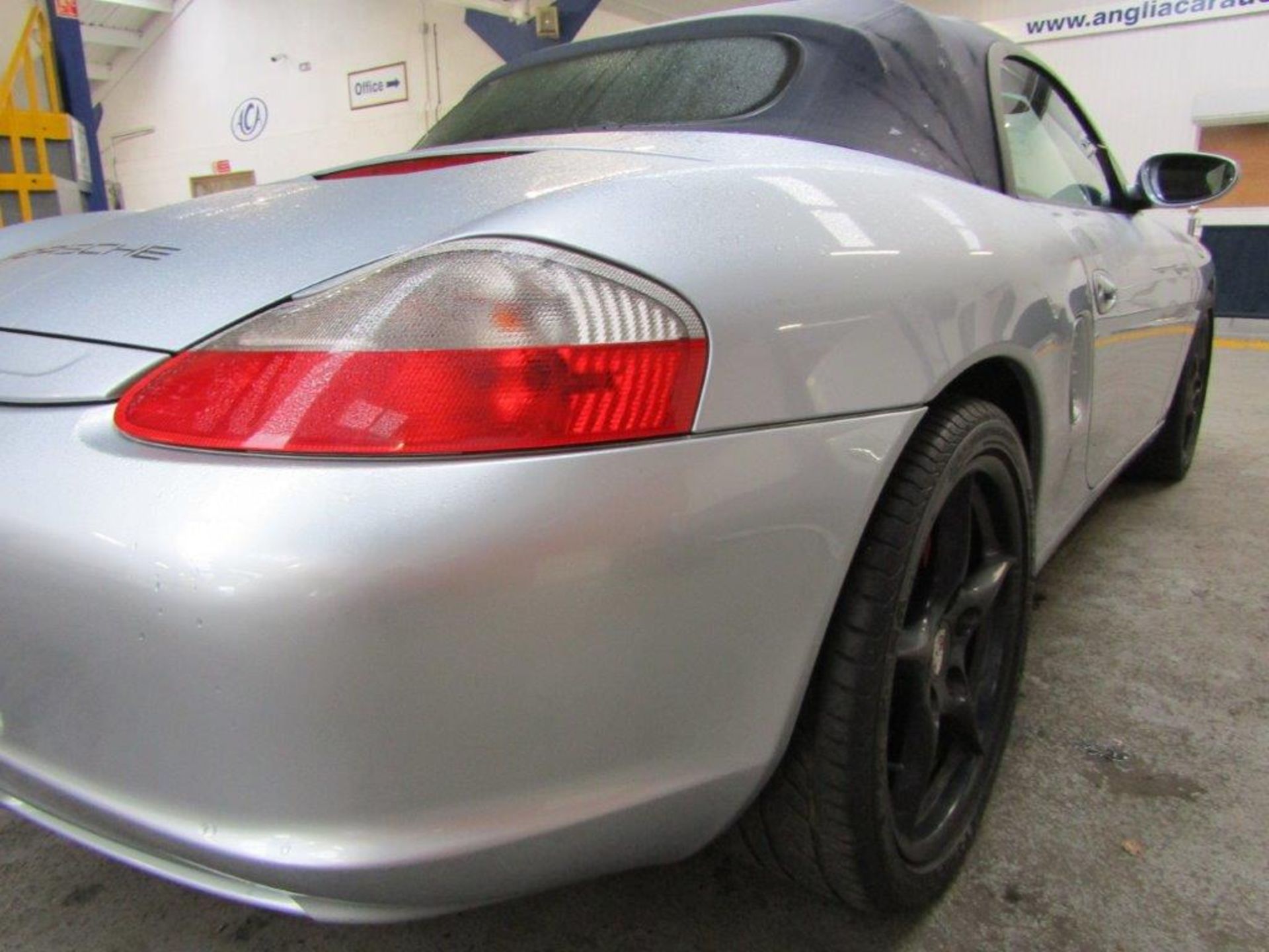 04 04 Porsche Boxster S Tiptronic - Image 14 of 23